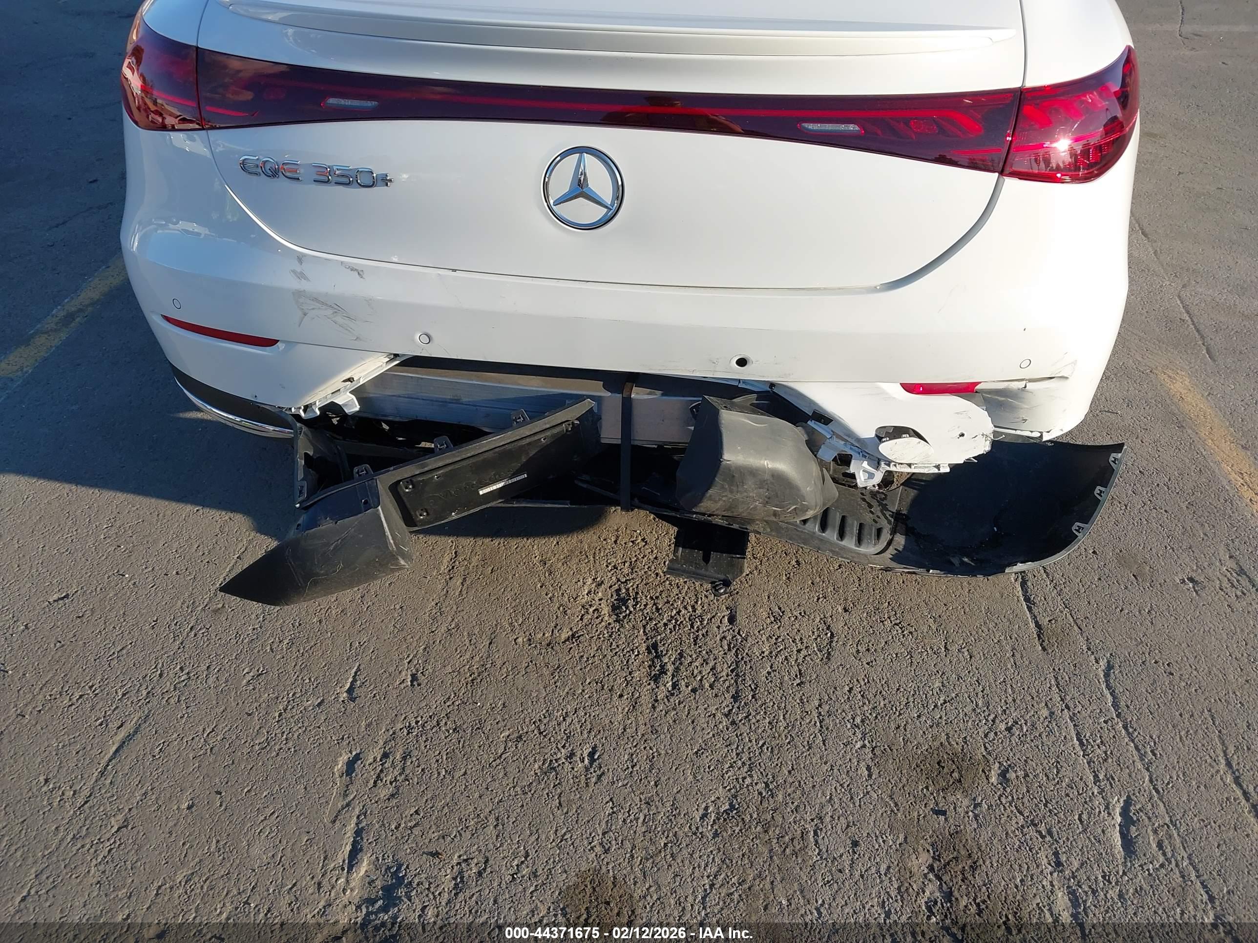 MERCEDES-BENZ EQE image 6