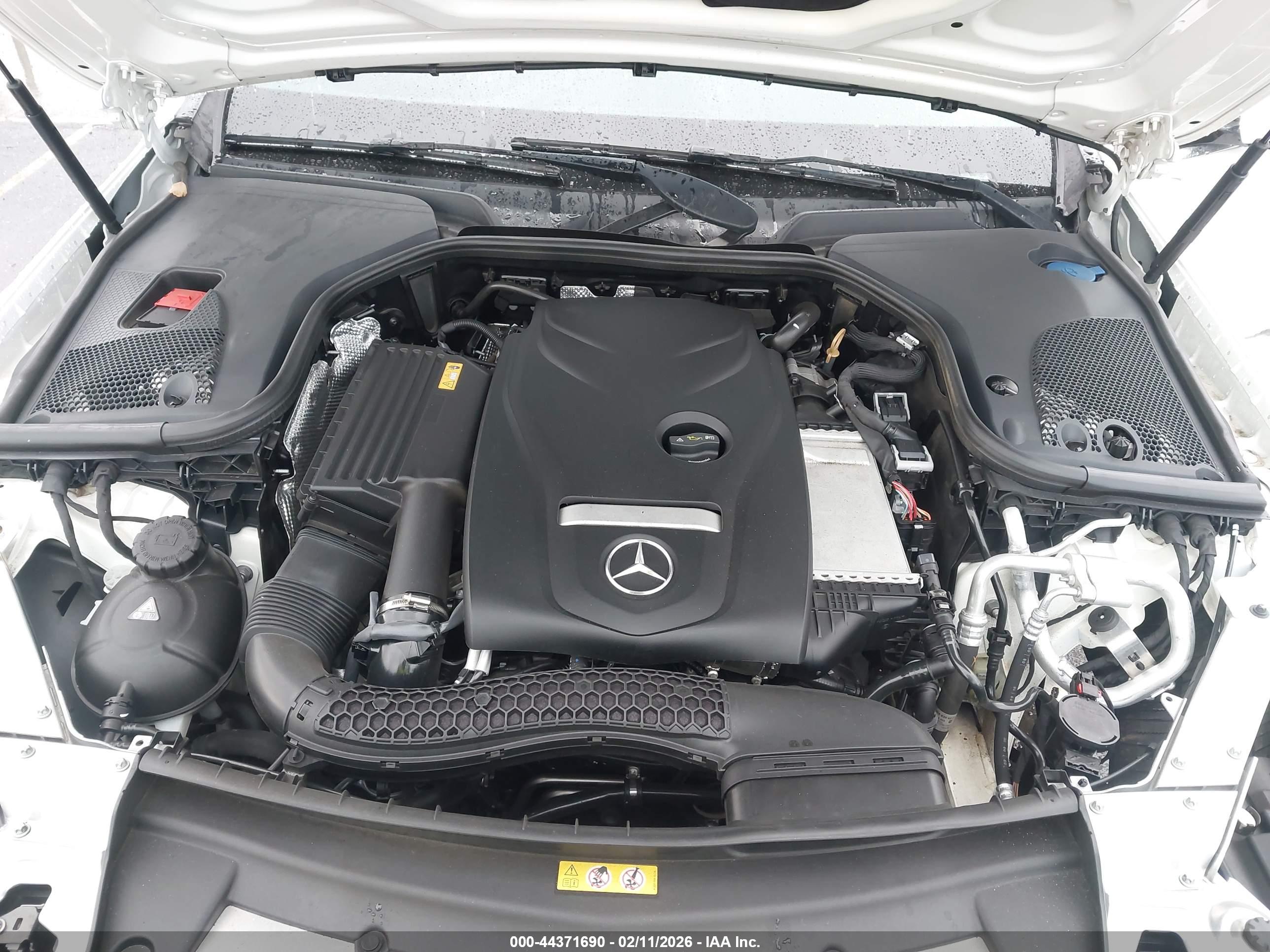 MERCEDES-BENZ E image 10
