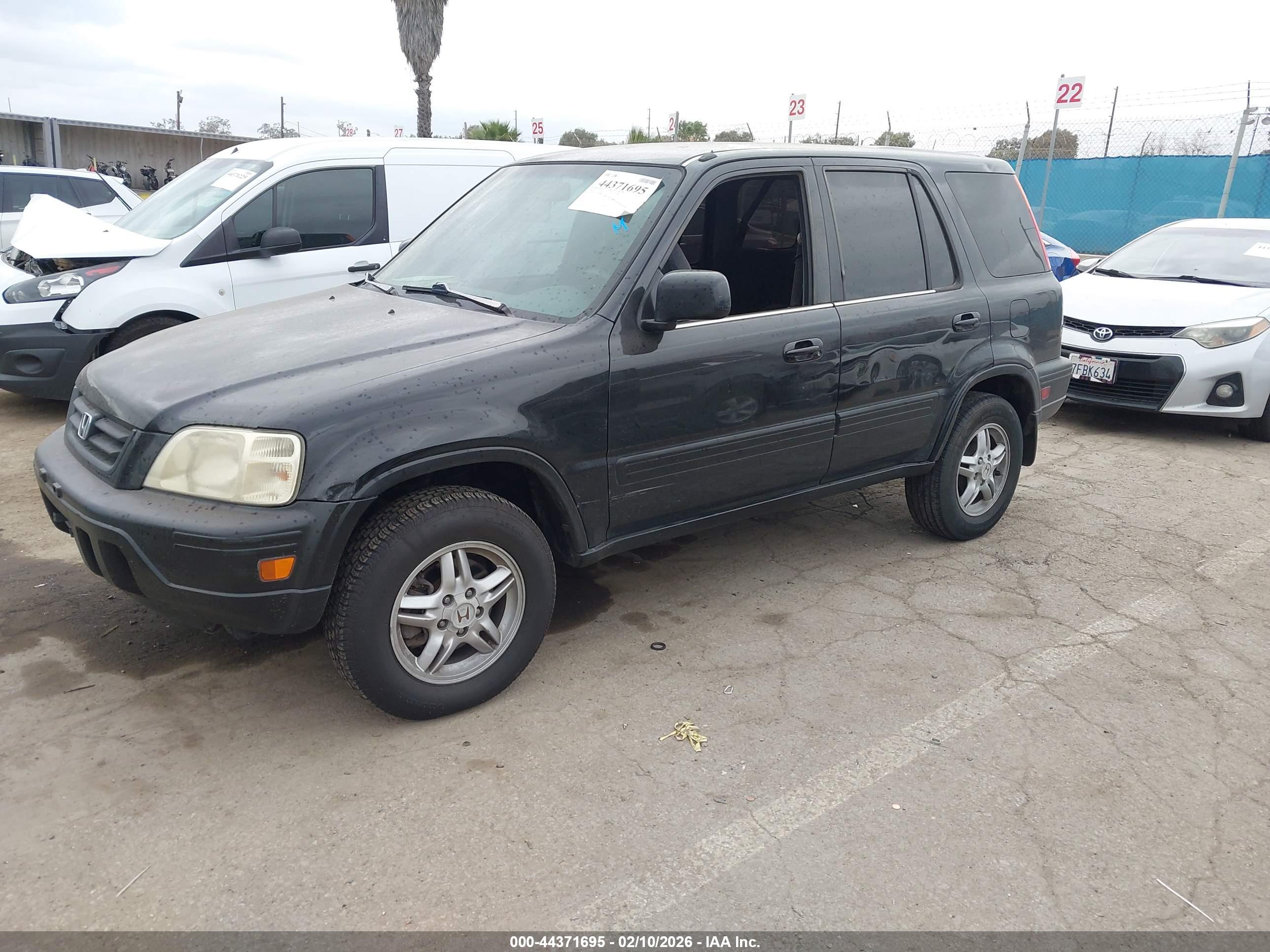 HONDA CR-V image 2