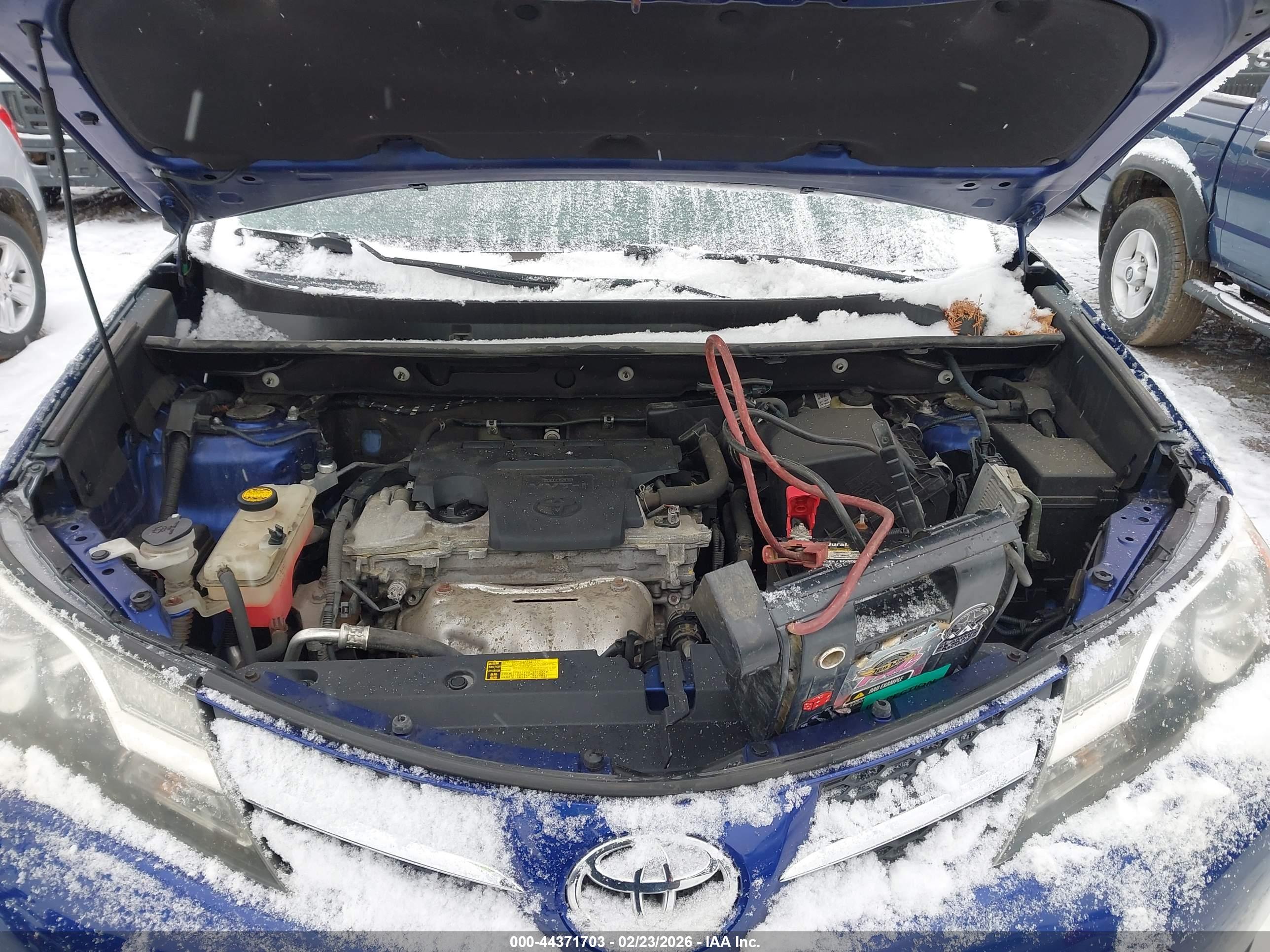 TOYOTA RAV4 image 10