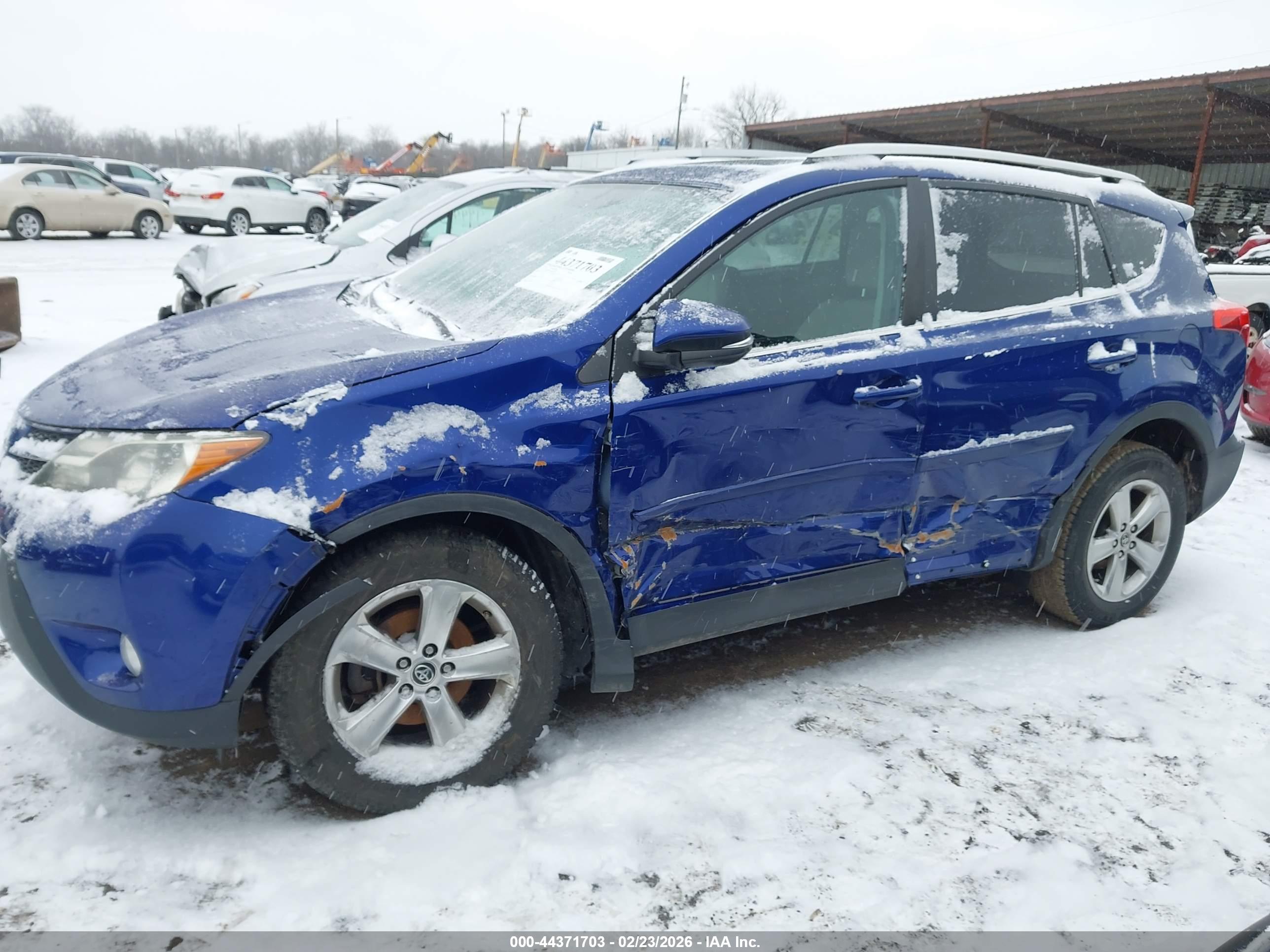 TOYOTA RAV4 image 6