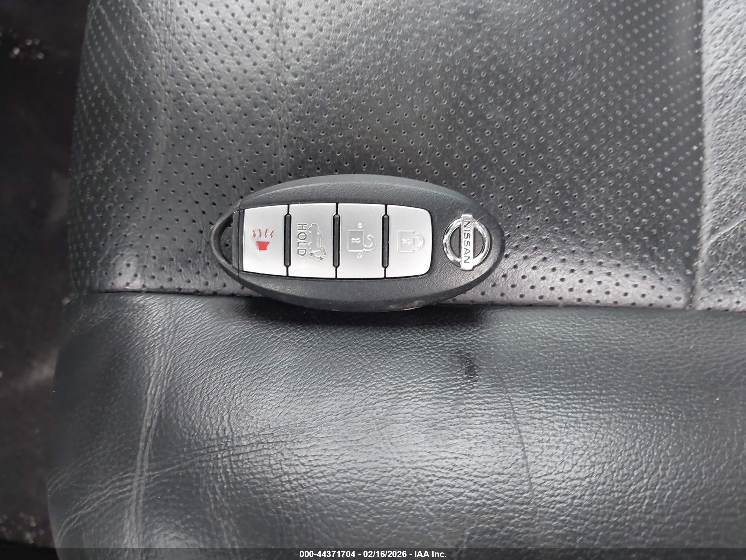 NISSAN ROGUE image 11
