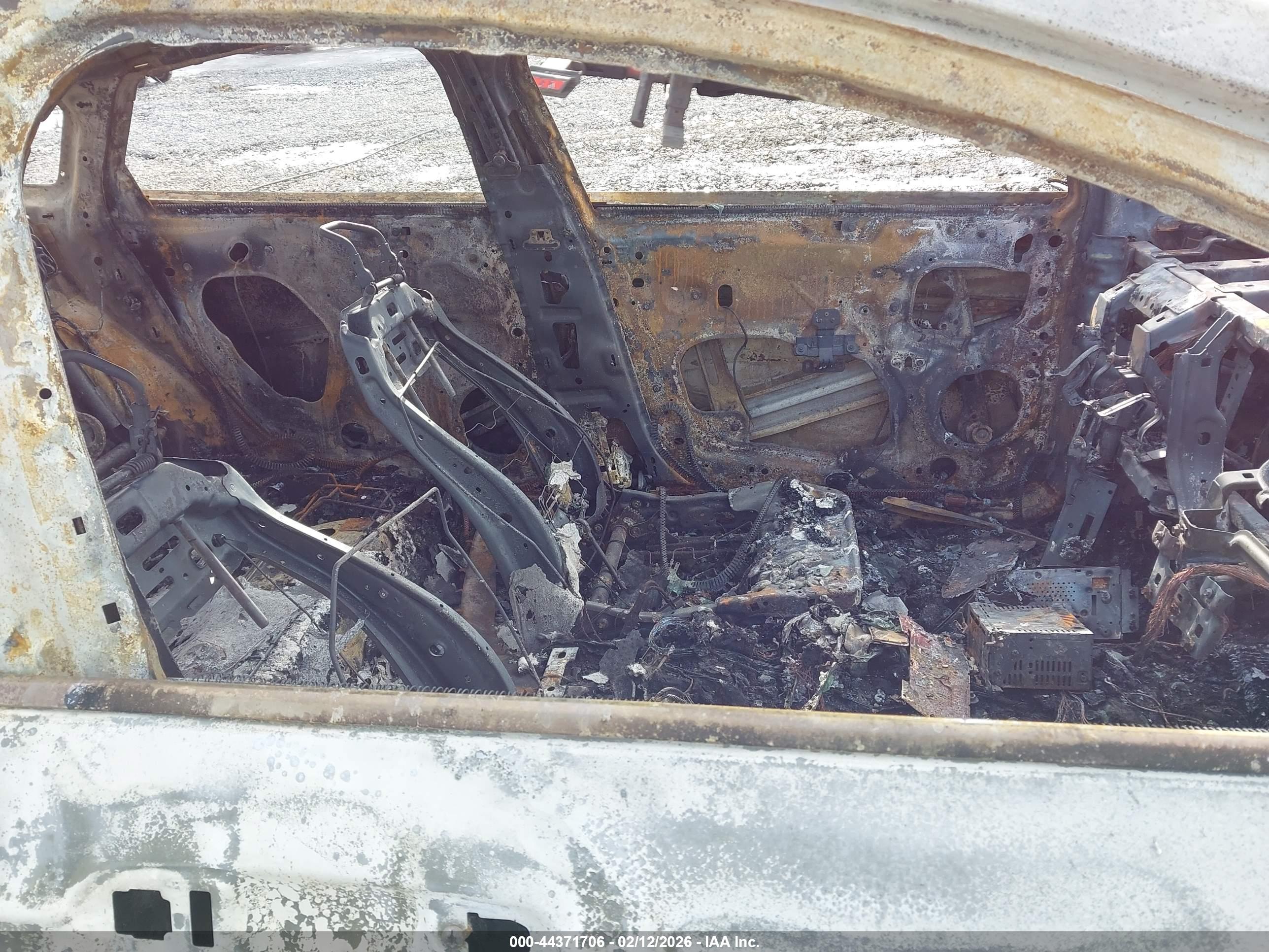 FORD FUSION image 5