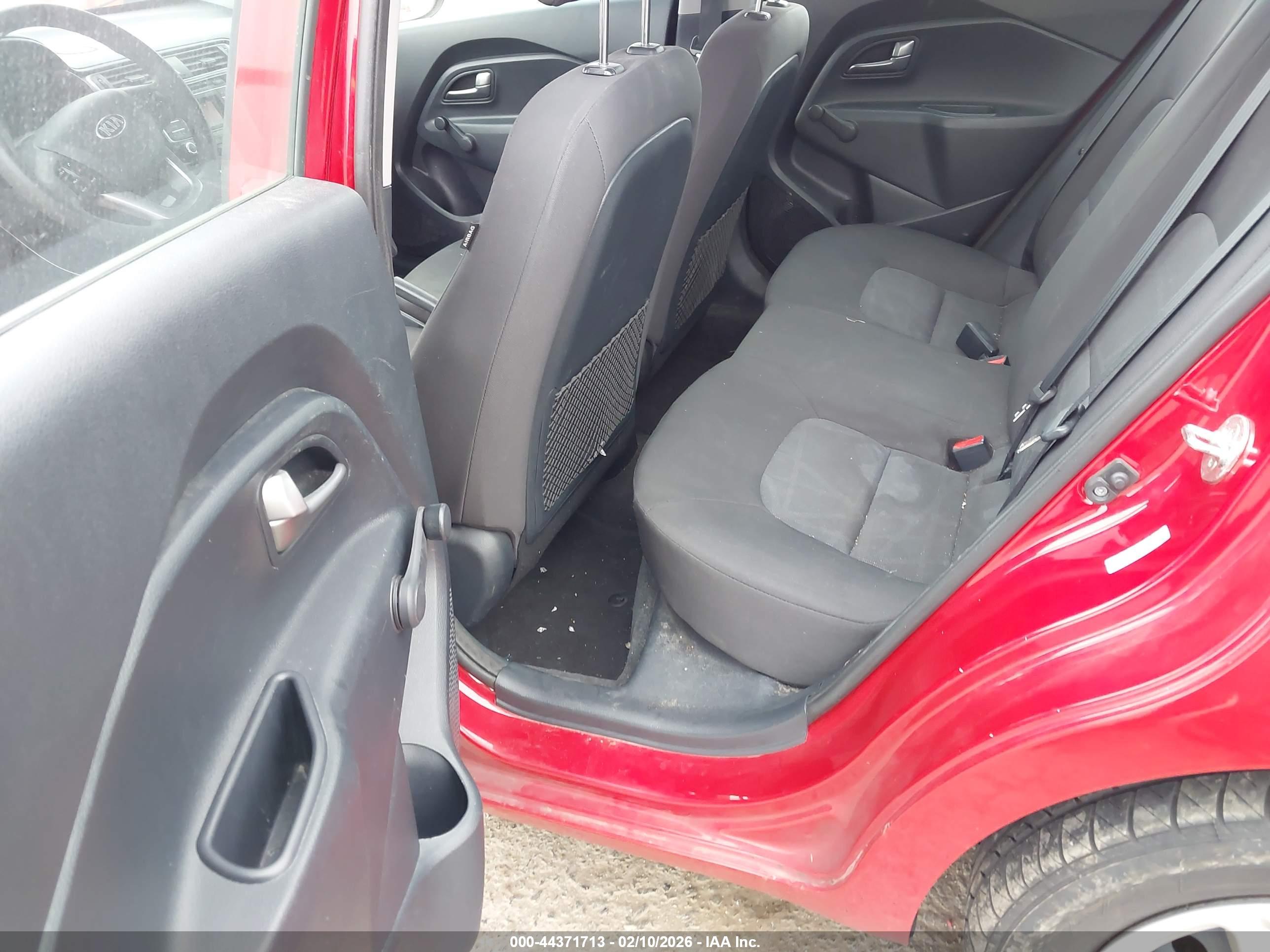 KIA RIO image 8