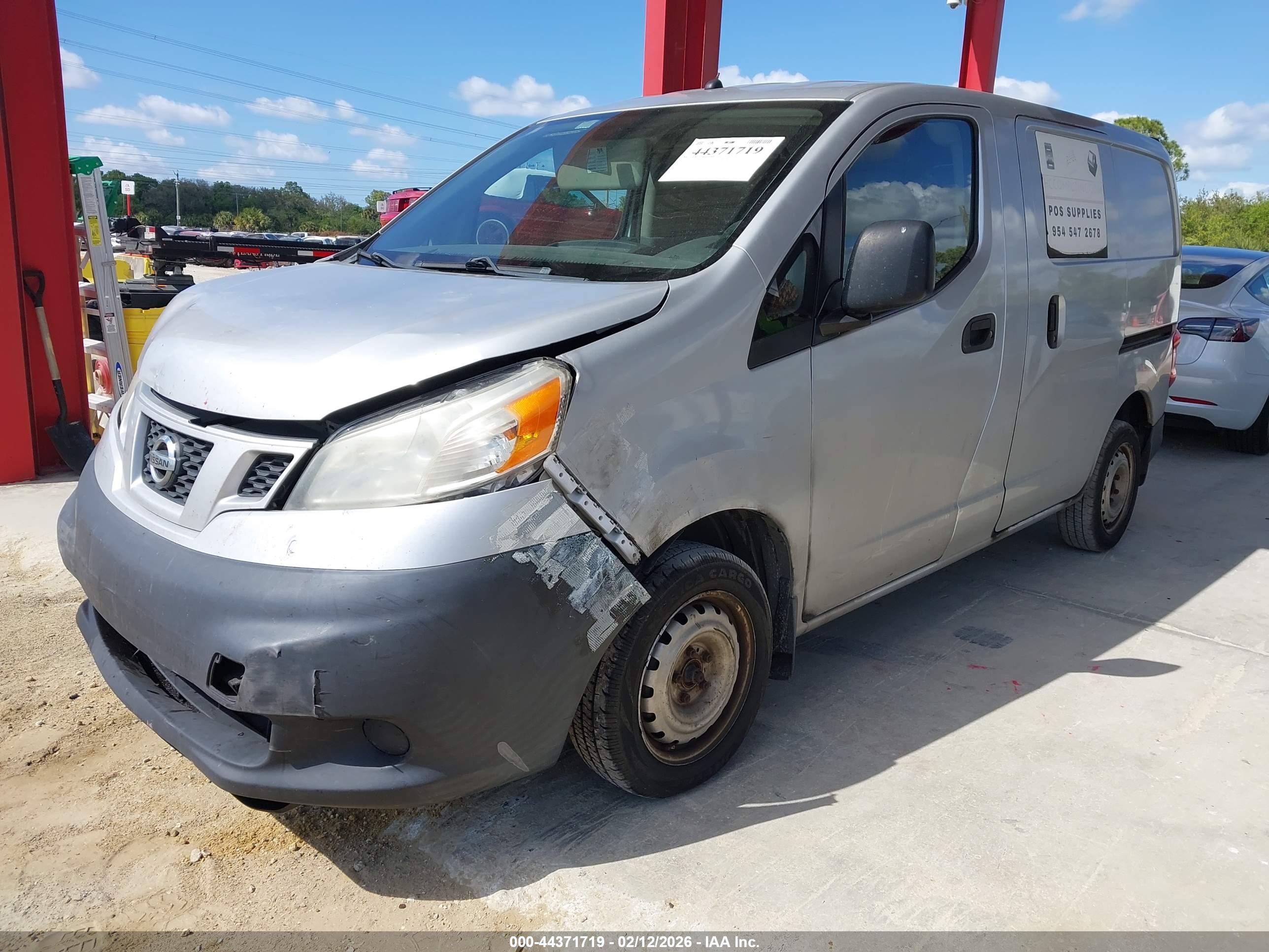 NISSAN NV200 image 2