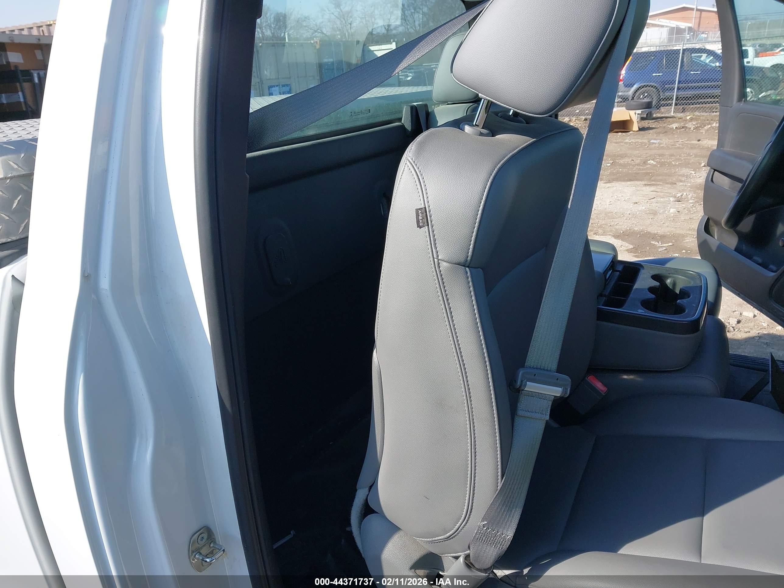 CHEVROLET SILVERADO image 8