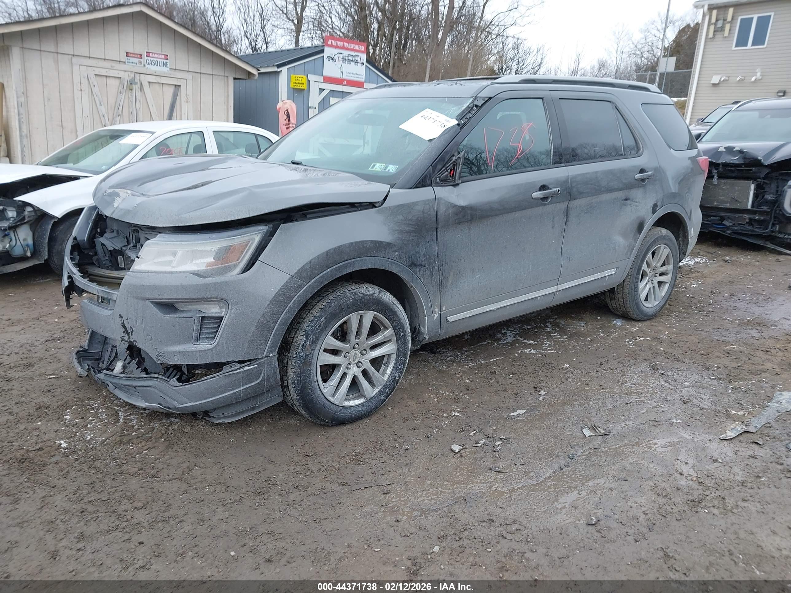 FORD EXPLORER image 2
