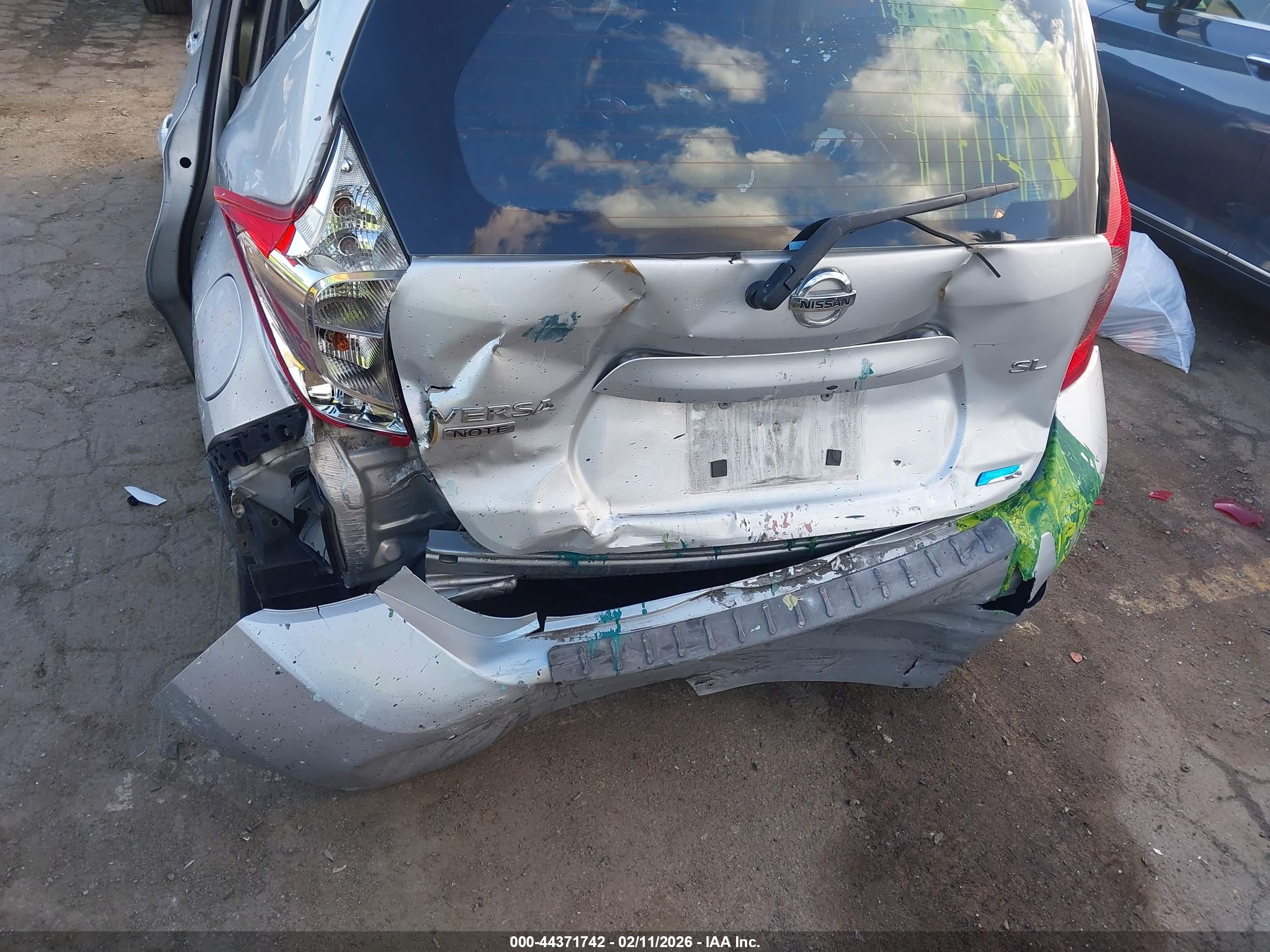 NISSAN VERSA image 6