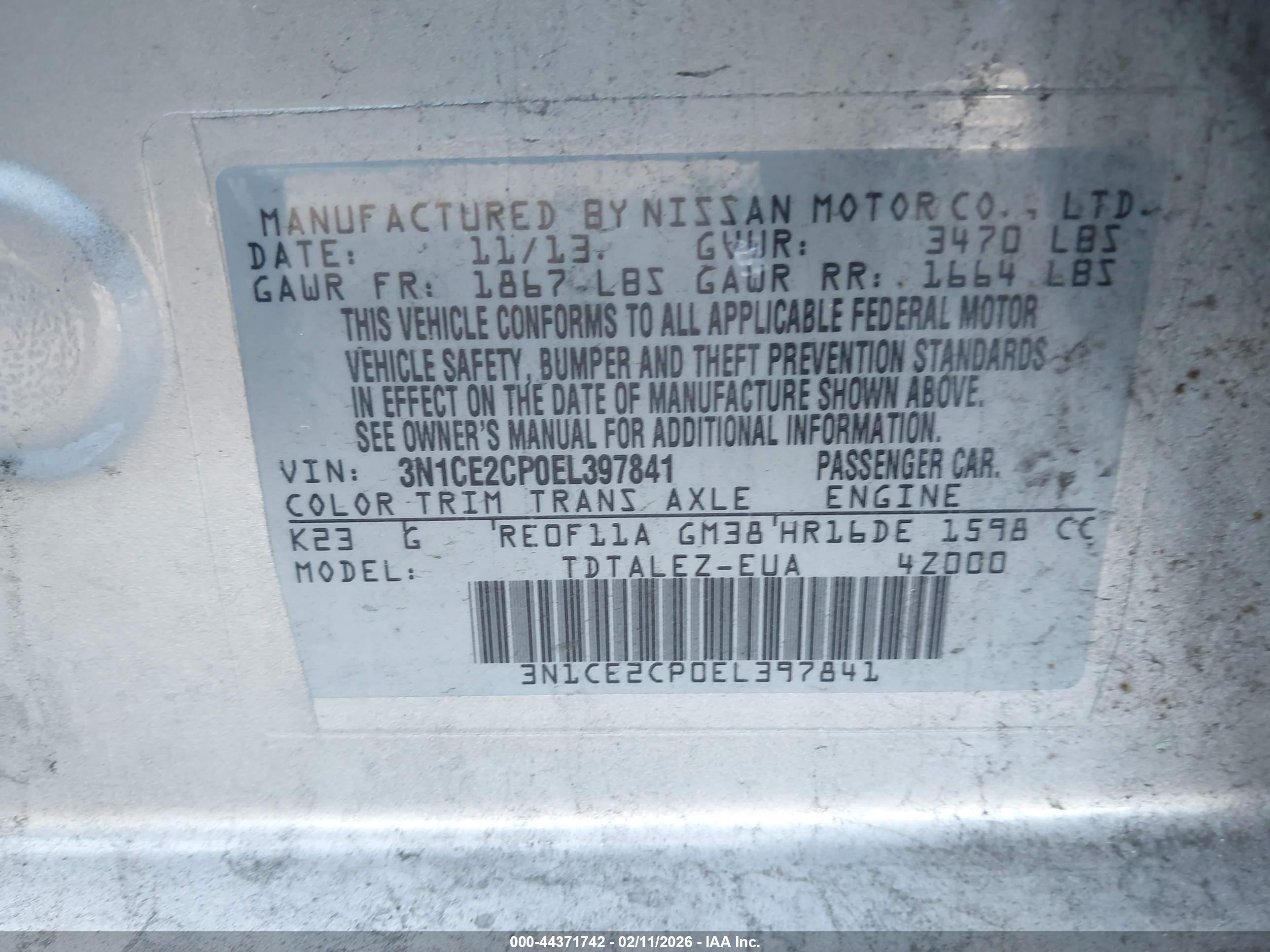 NISSAN VERSA image 9