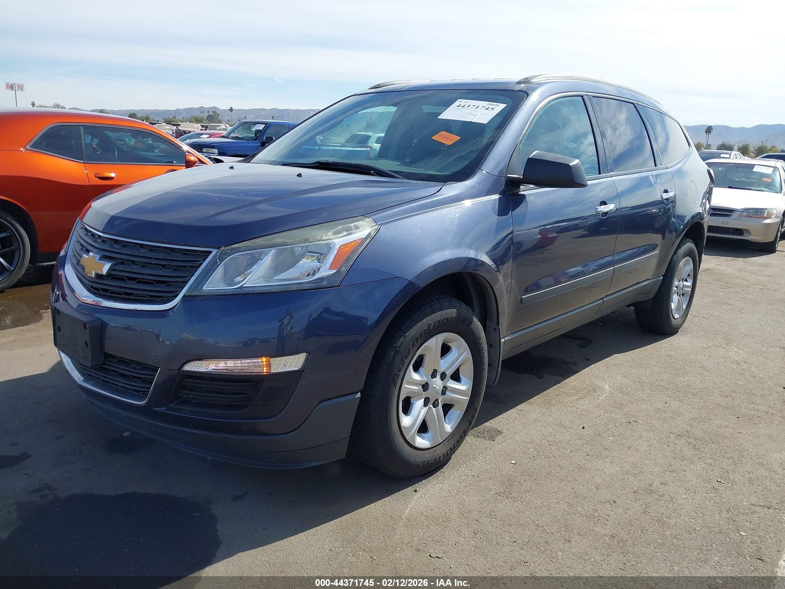 CHEVROLET TRAVERSE image 2