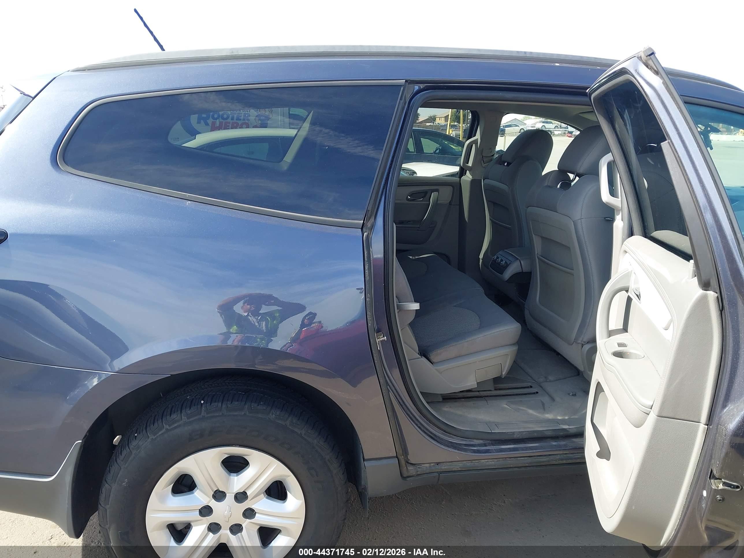CHEVROLET TRAVERSE image 8