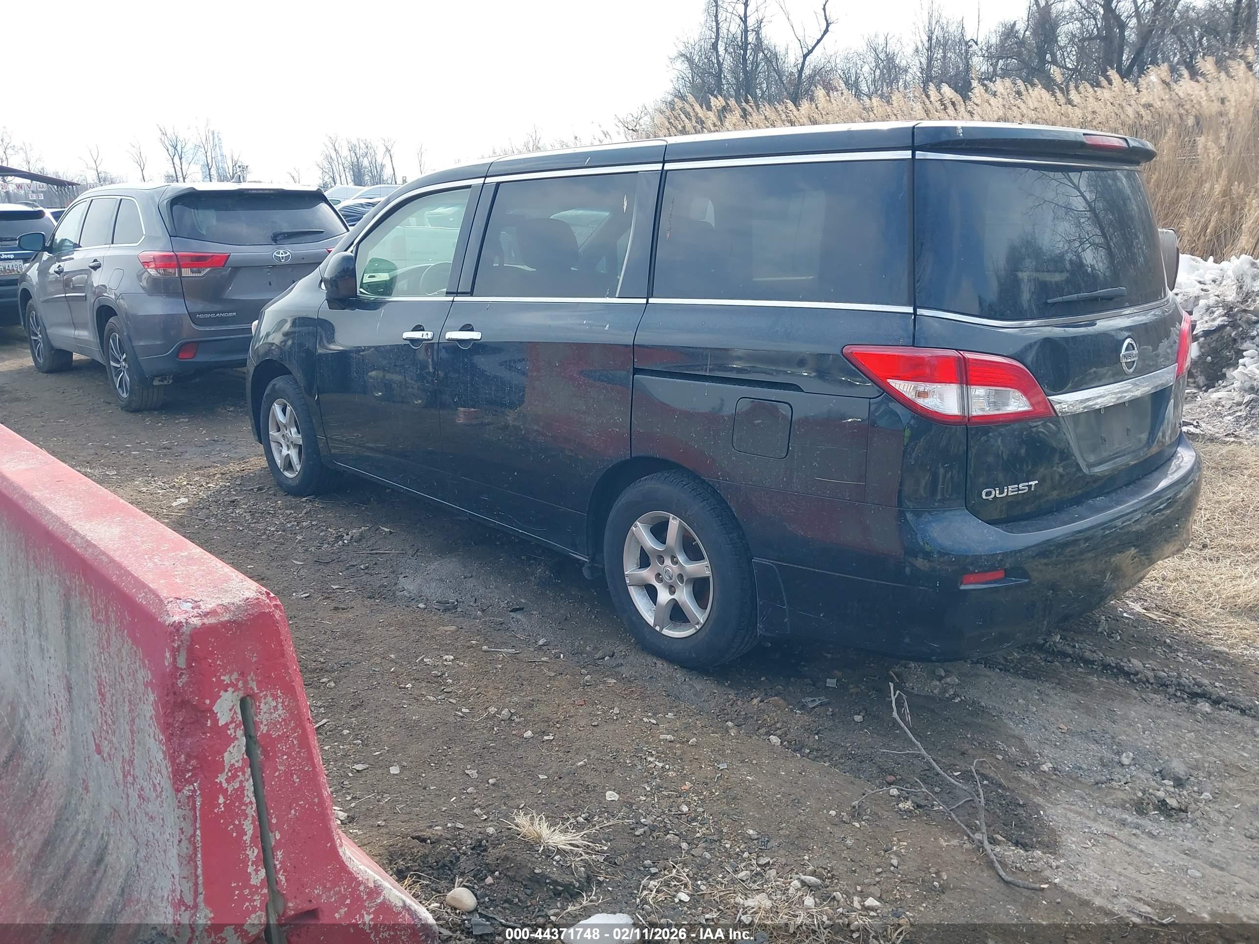 NISSAN QUEST image 3