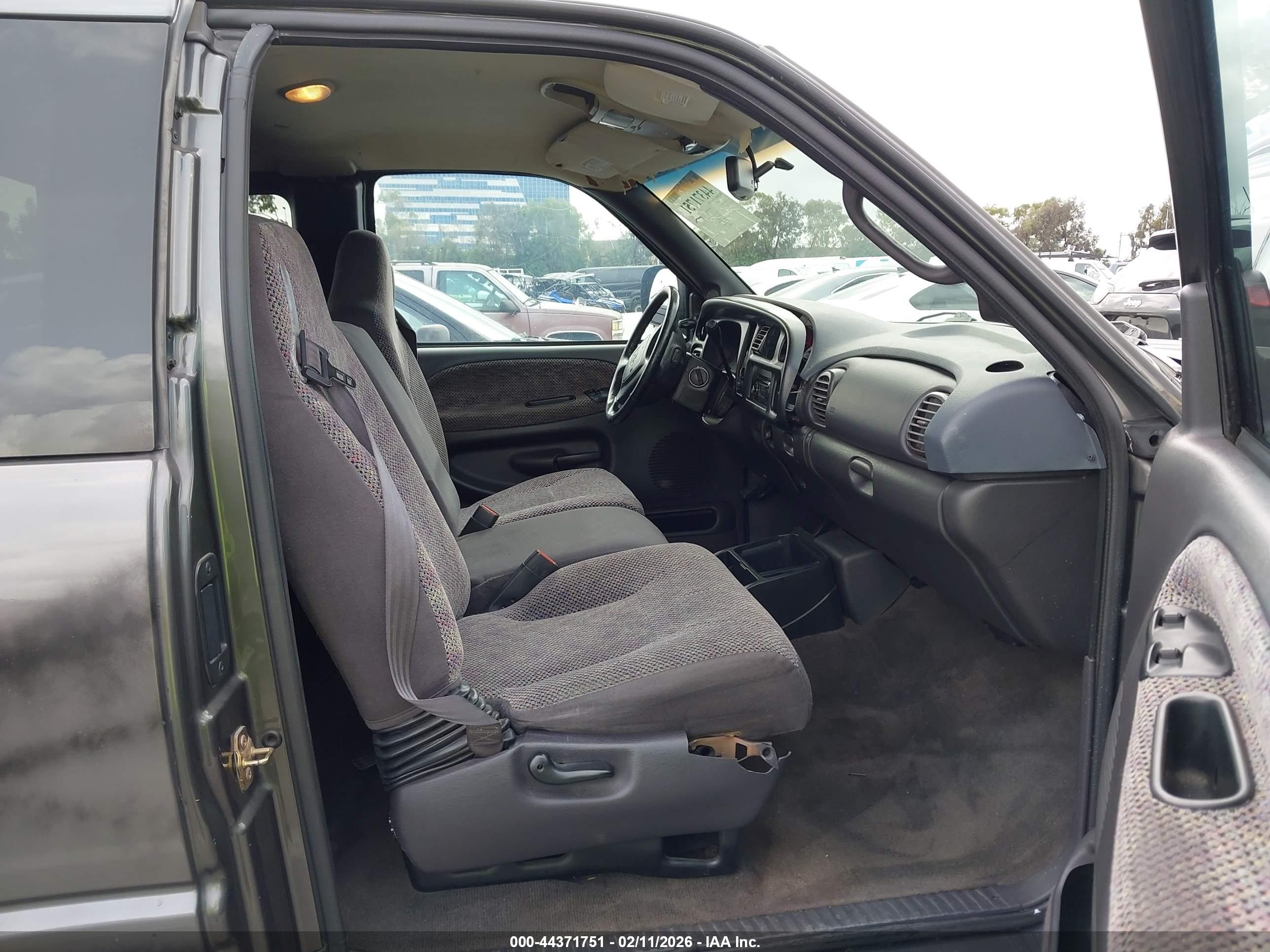 DODGE RAM image 5