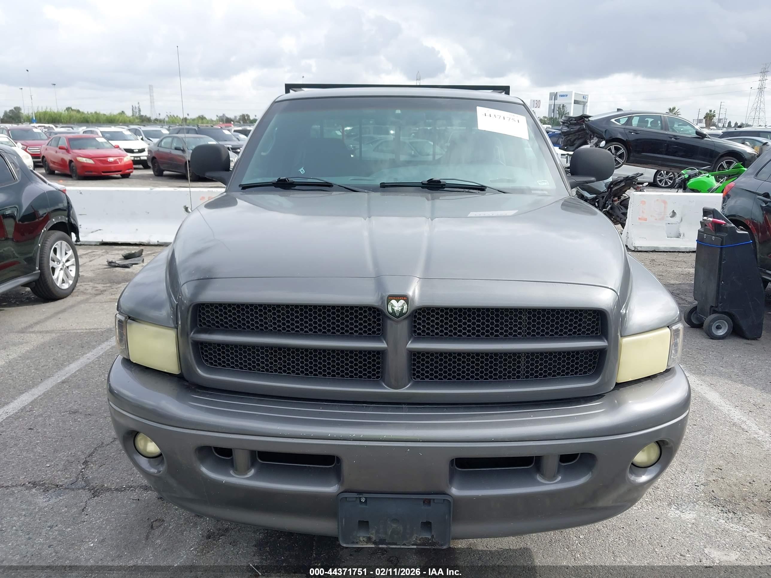 DODGE RAM image 6