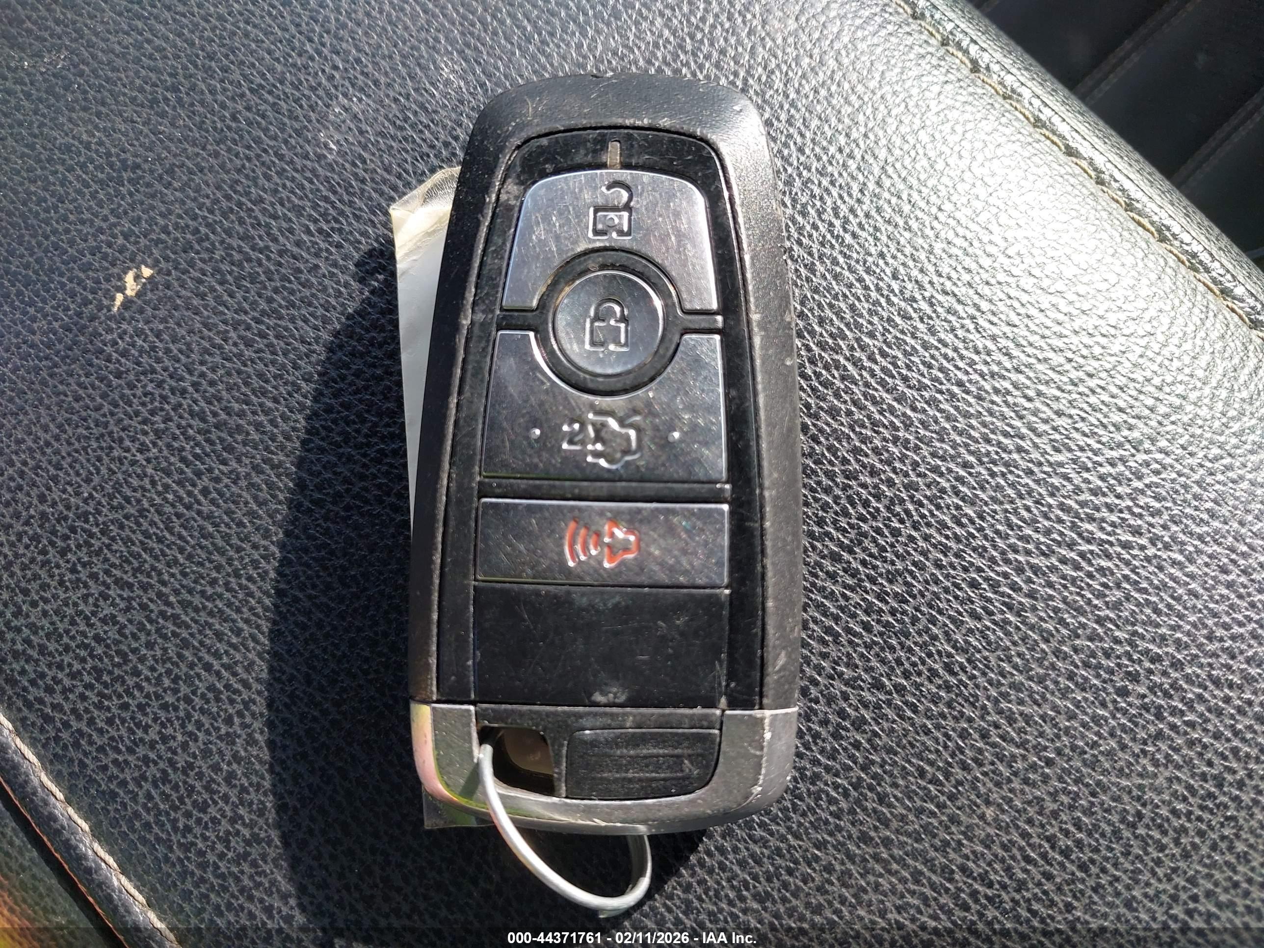 FORD FUSION image 11