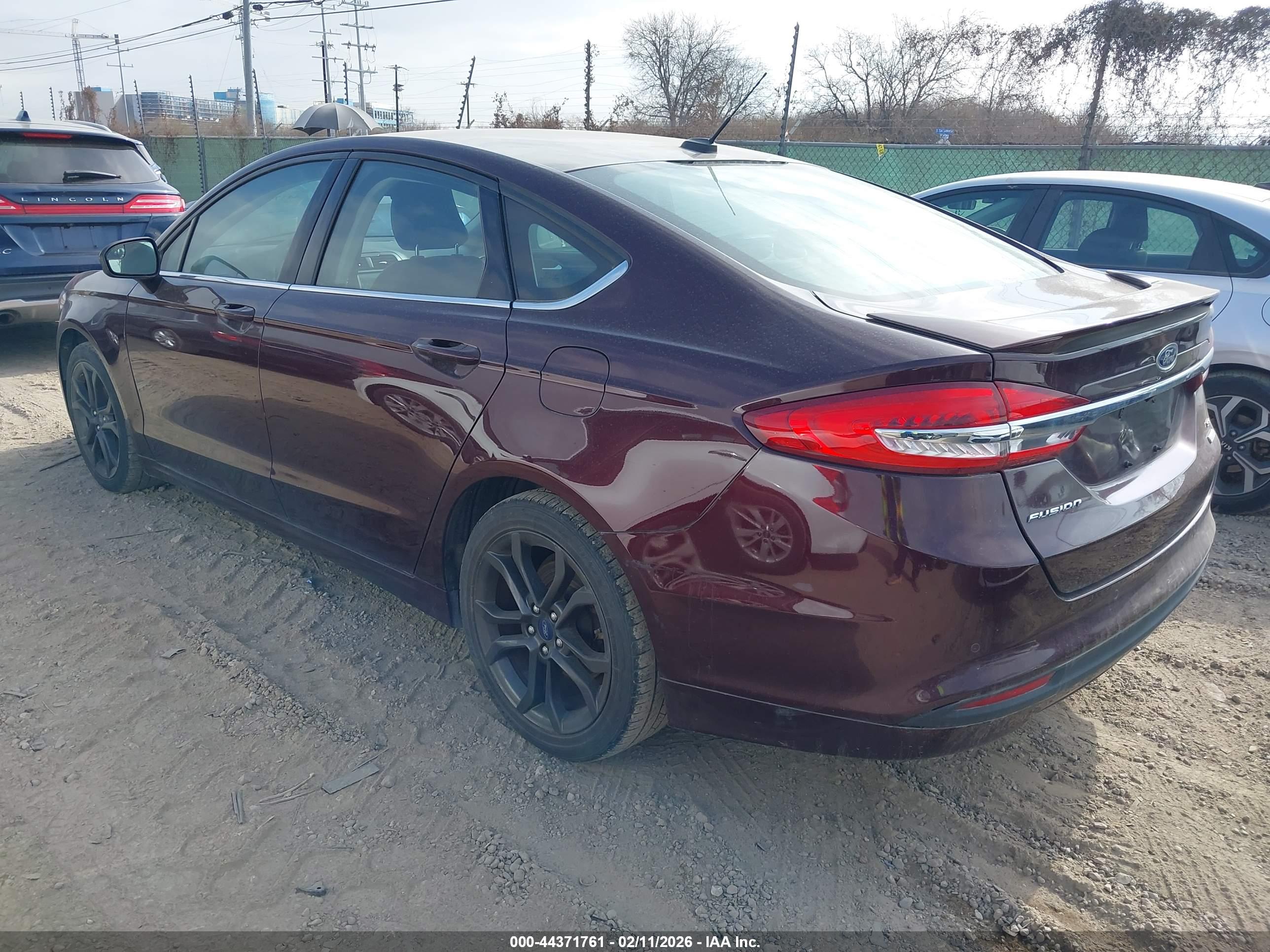 FORD FUSION image 3