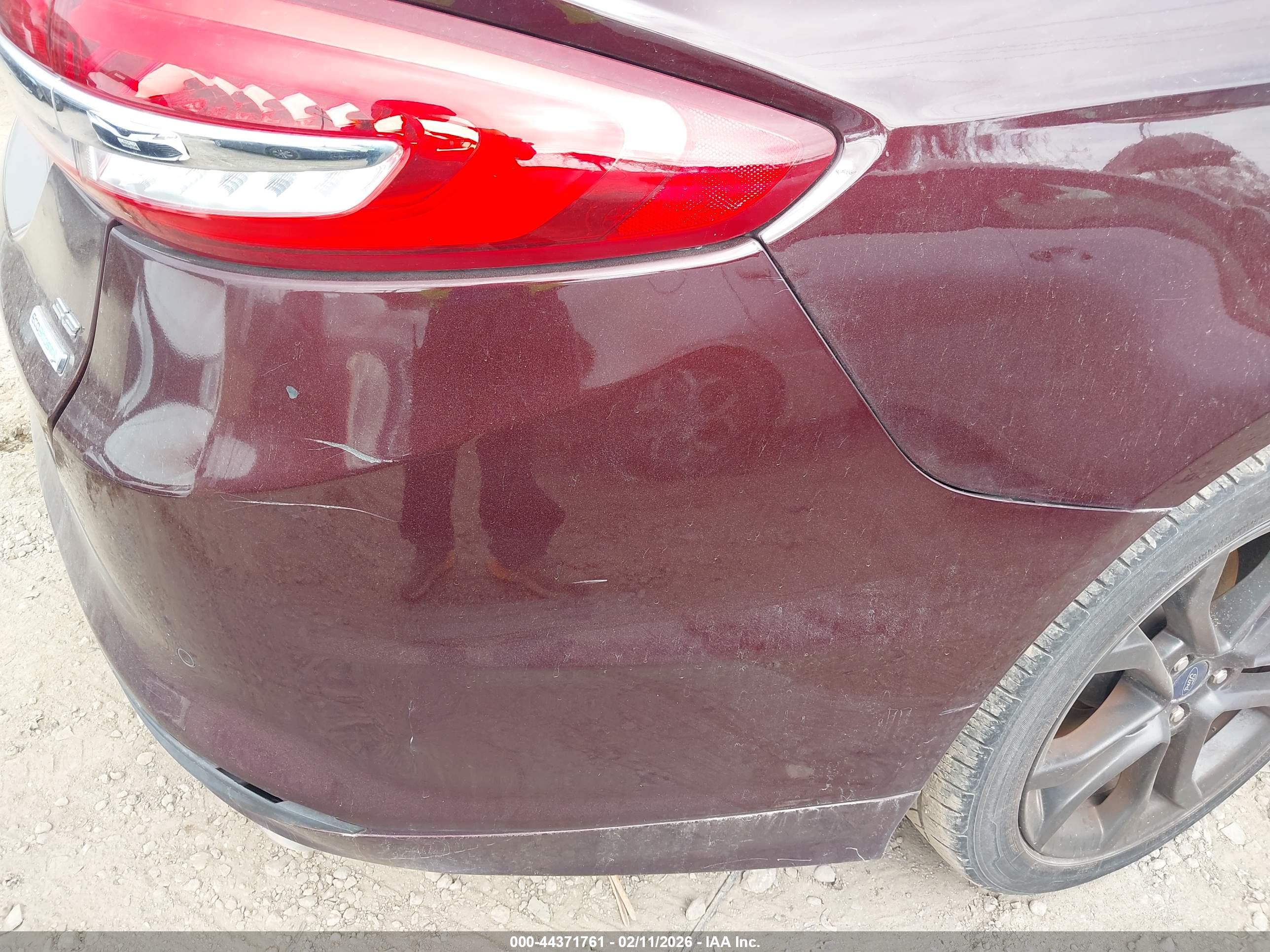 FORD FUSION image 6