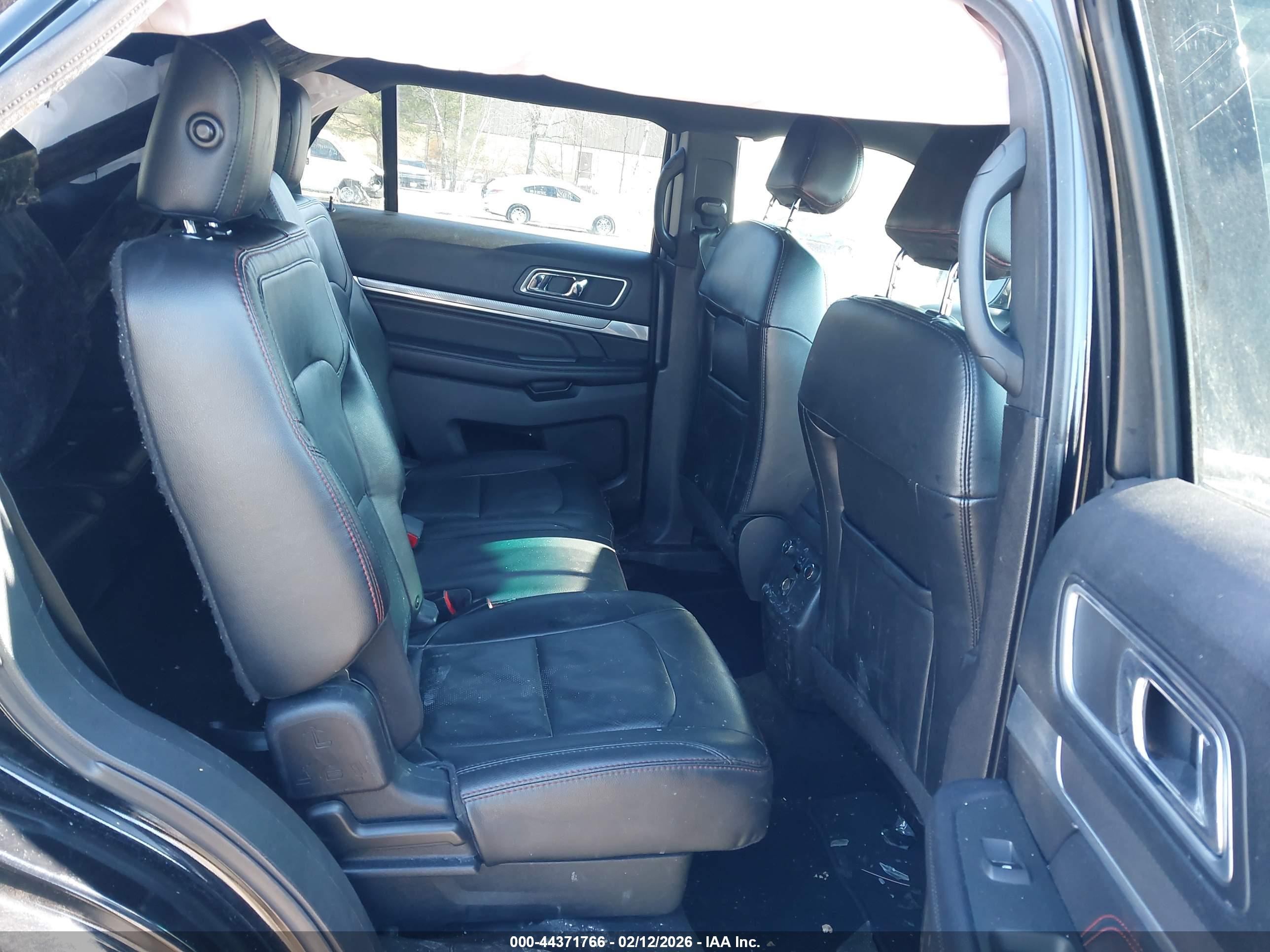 FORD EXPLORER image 8