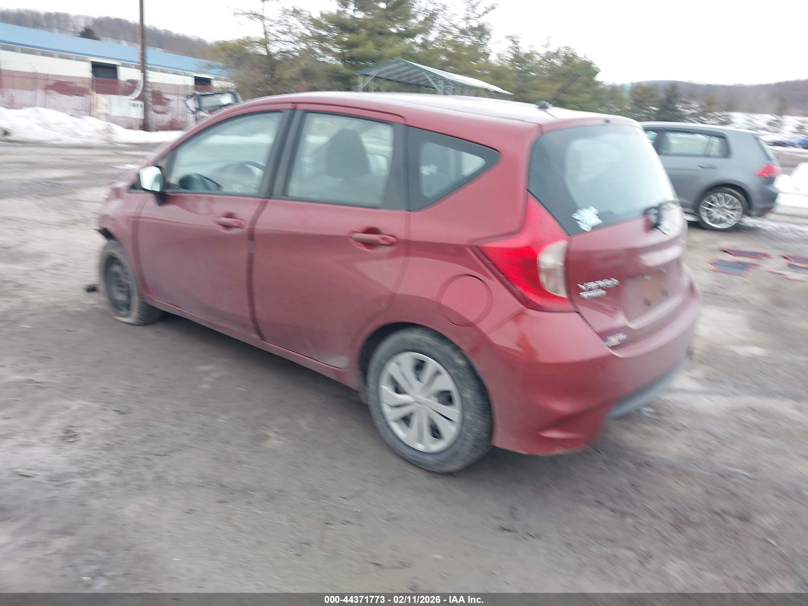 NISSAN VERSA image 3