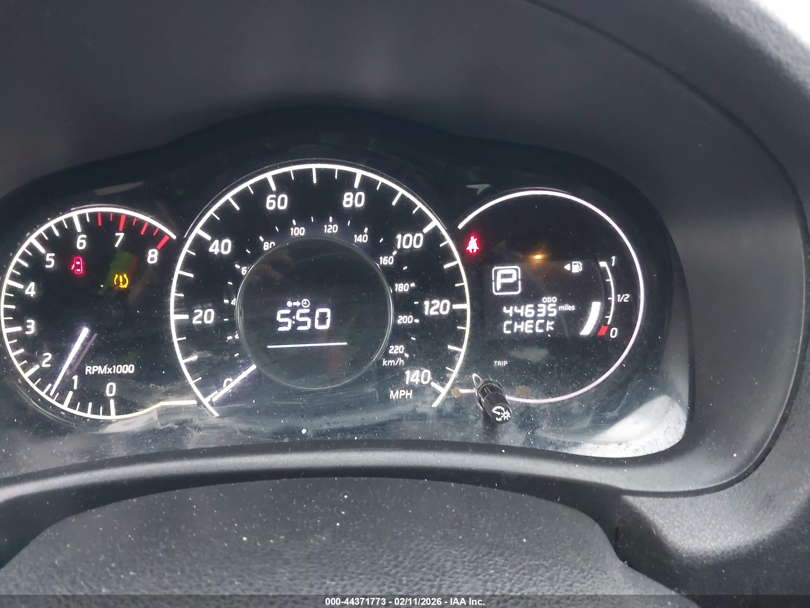 NISSAN VERSA image 7