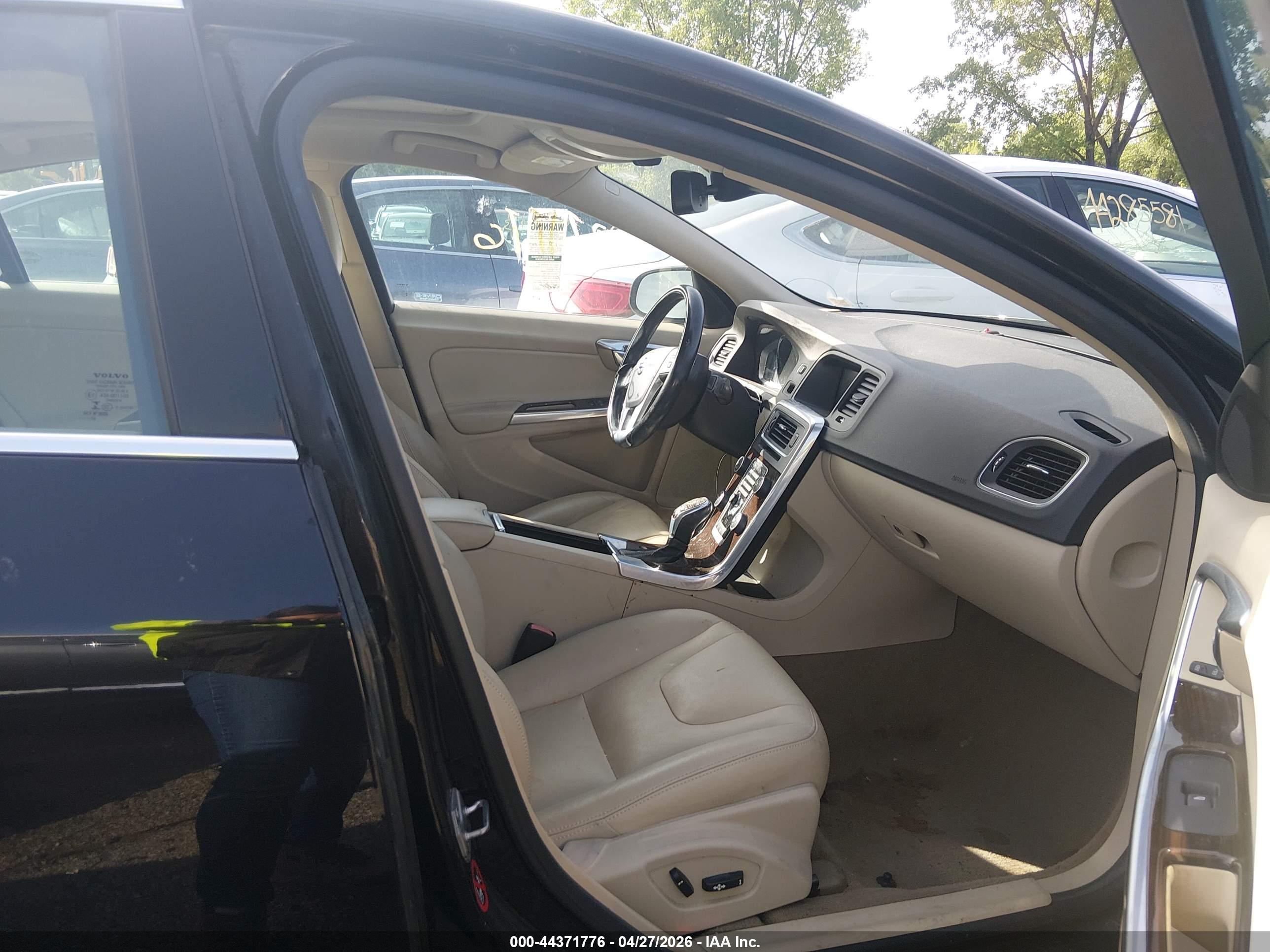 VOLVO S60 image 5