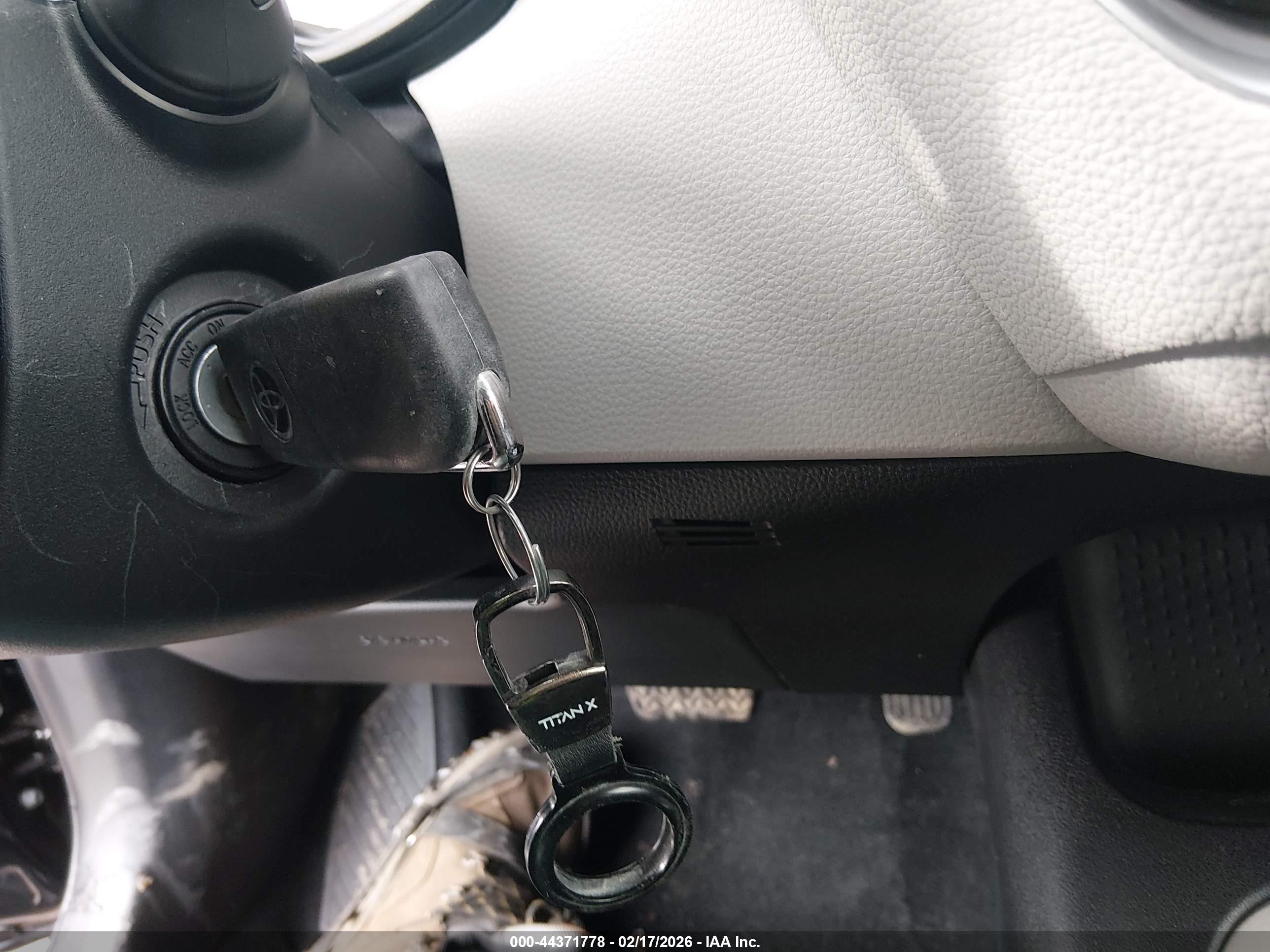 TOYOTA COROLLA image 11