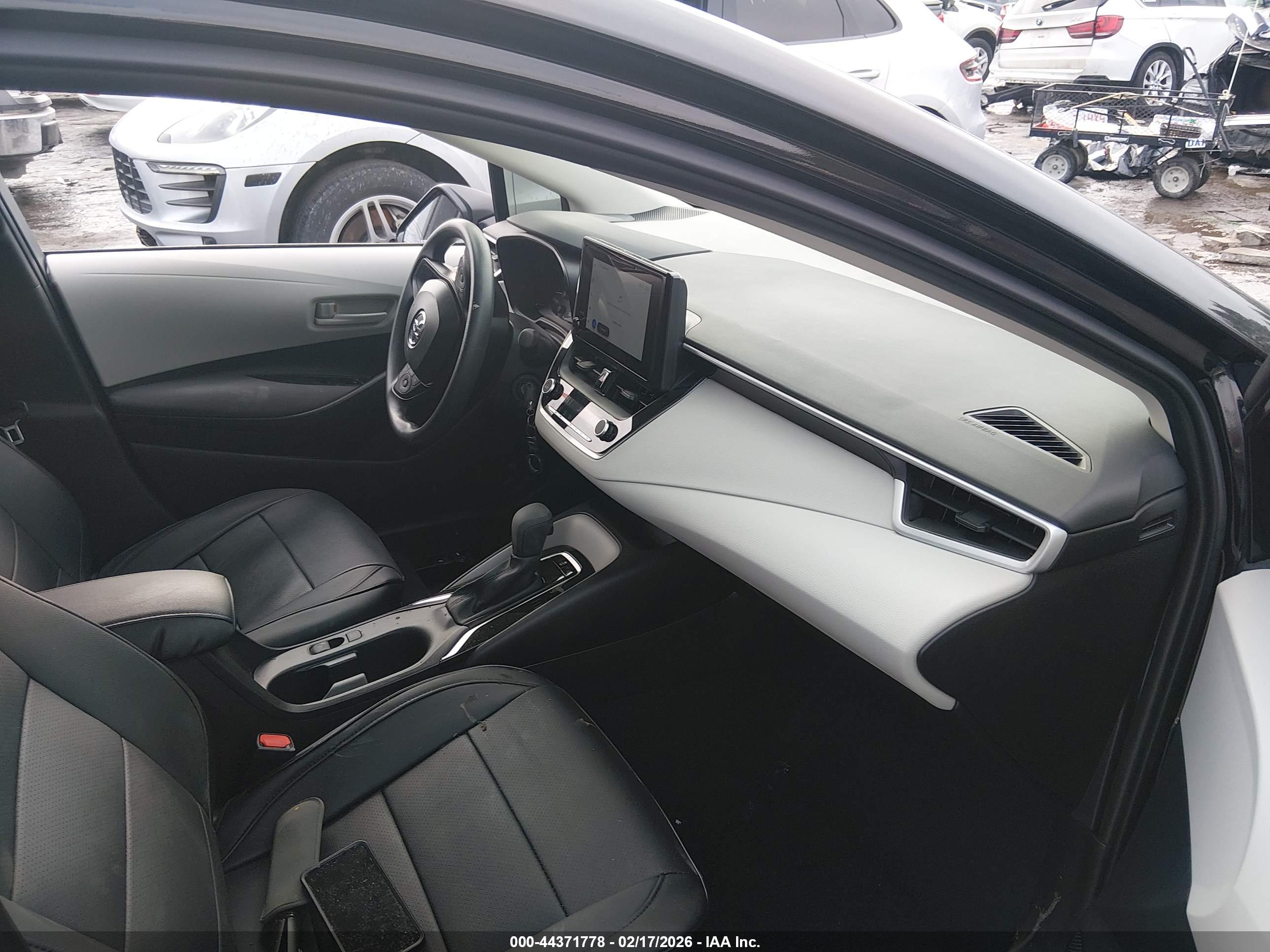 TOYOTA COROLLA image 5
