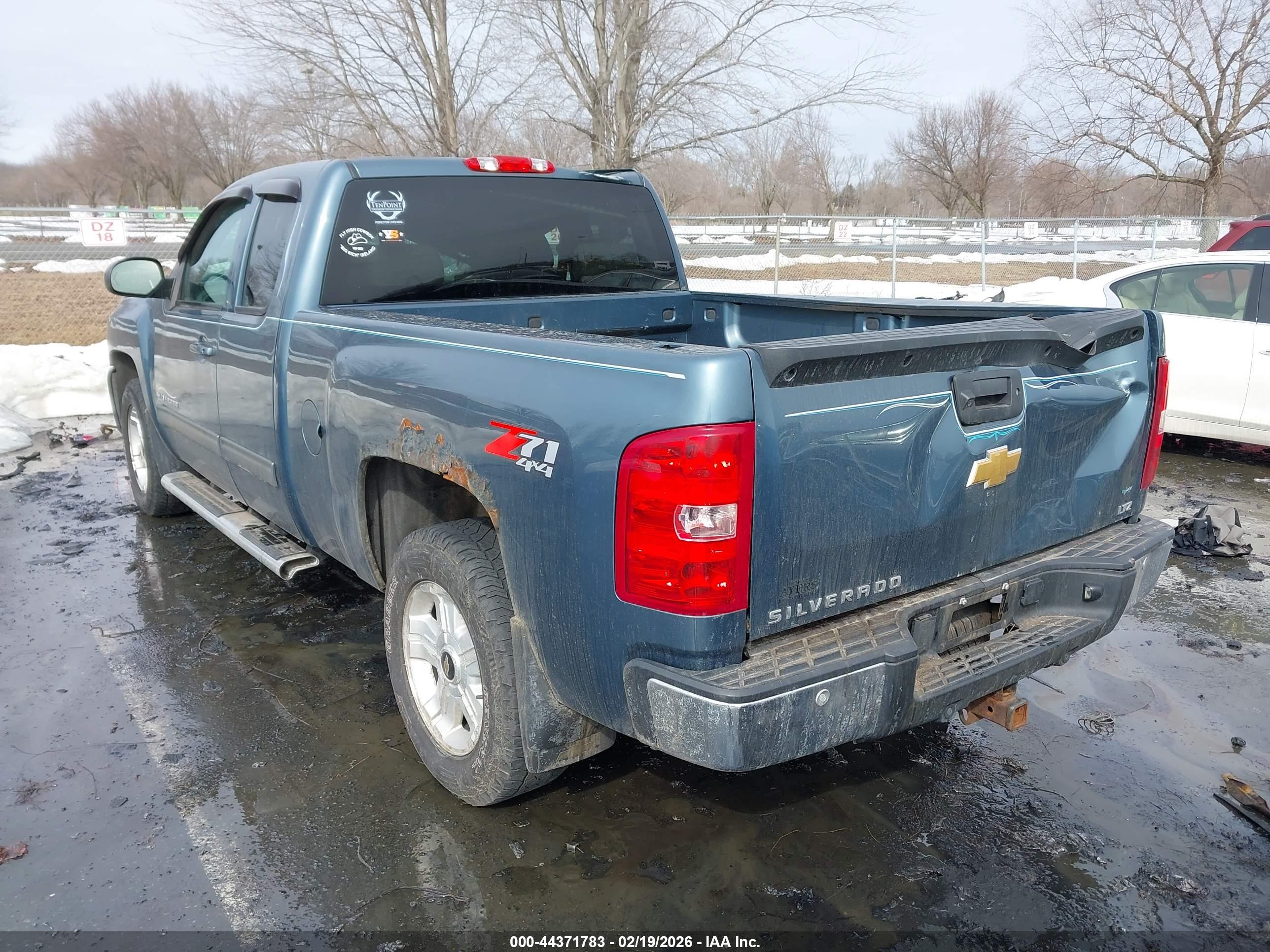 CHEVROLET SILVERADO image 3