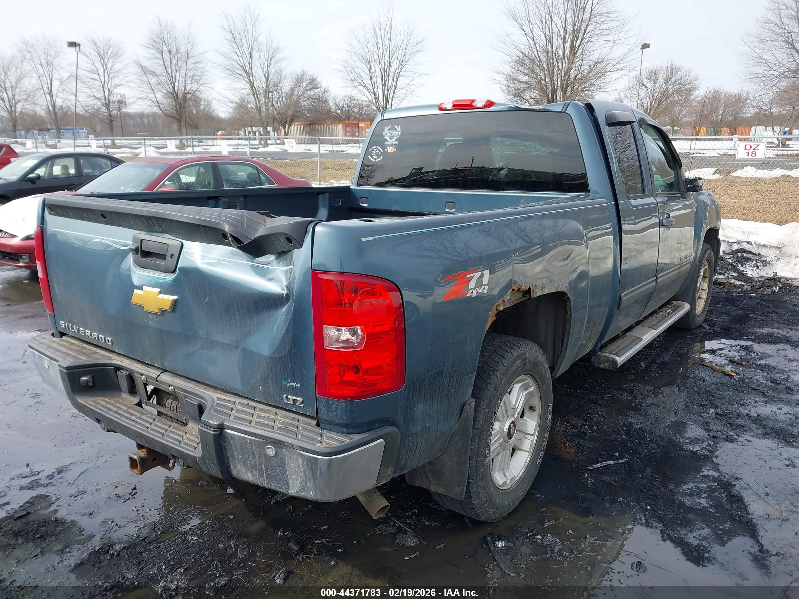 CHEVROLET SILVERADO image 4