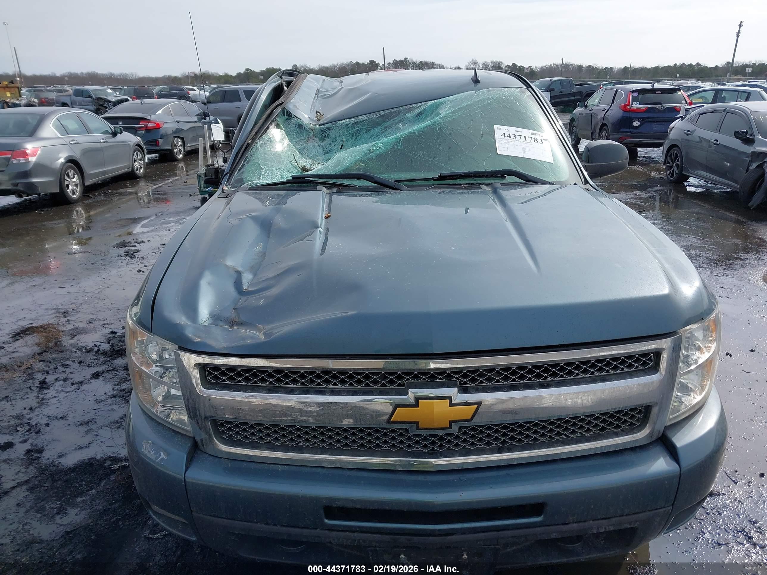 CHEVROLET SILVERADO image 6