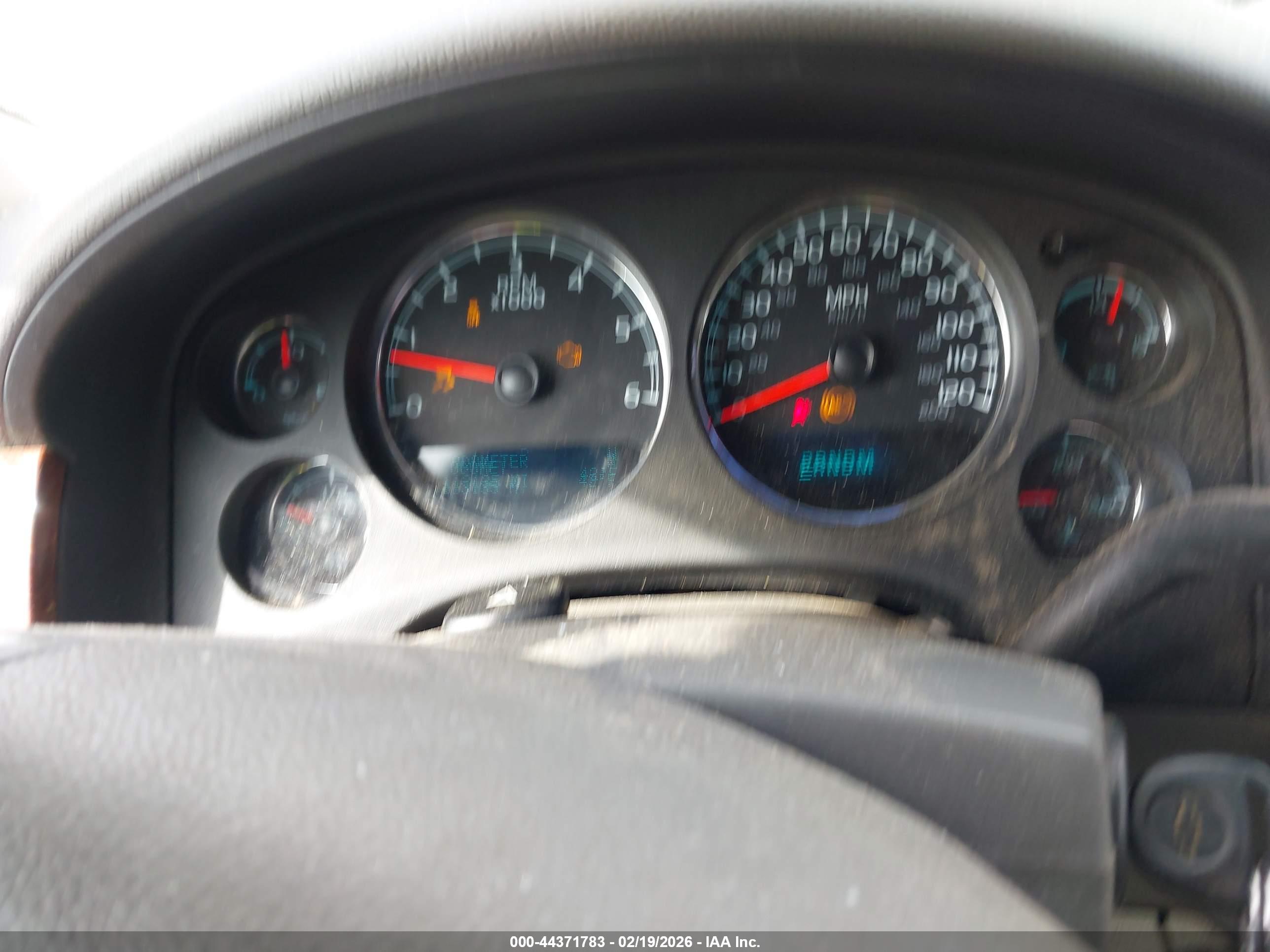 CHEVROLET SILVERADO image 7
