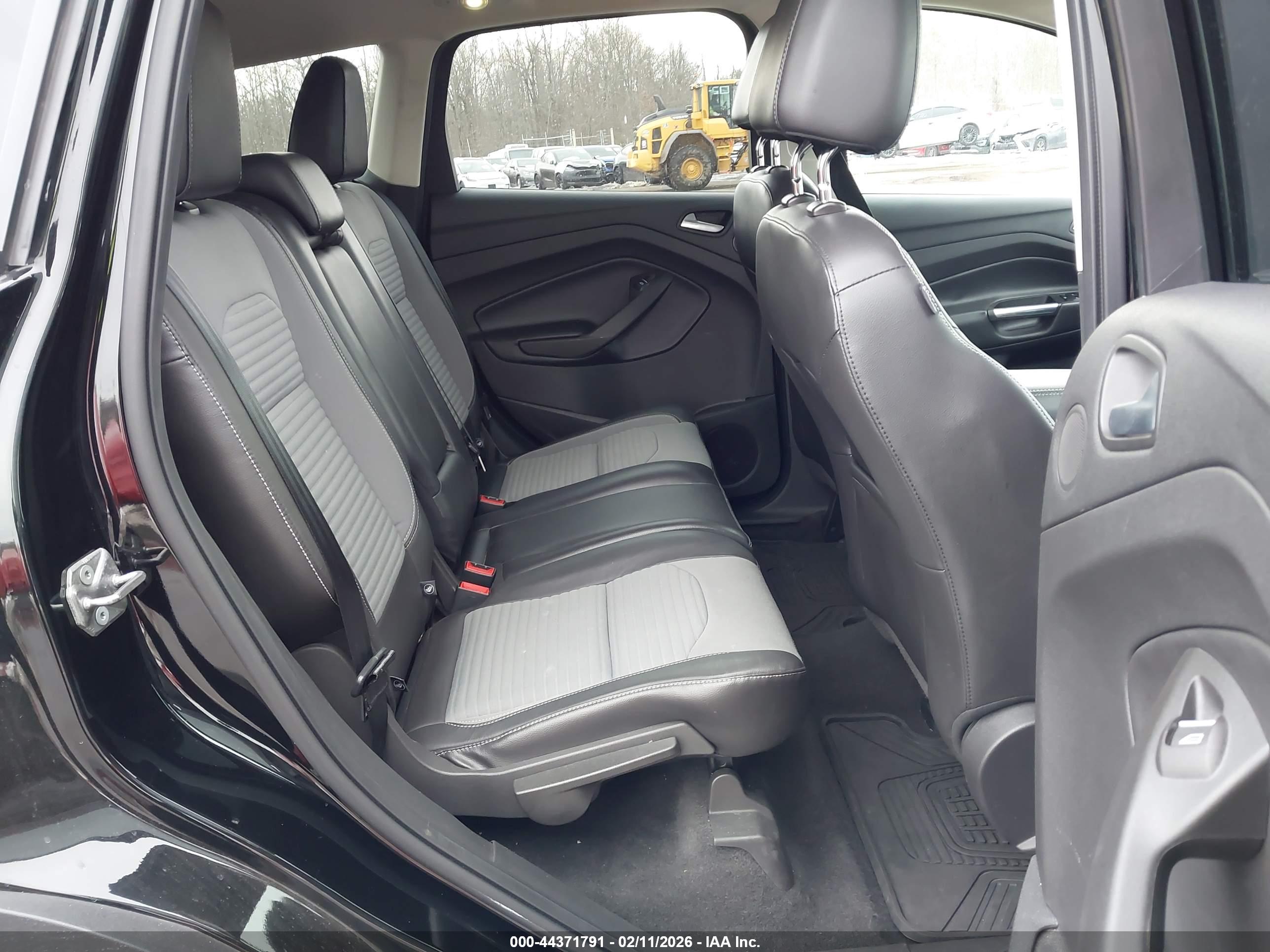 FORD ESCAPE image 8