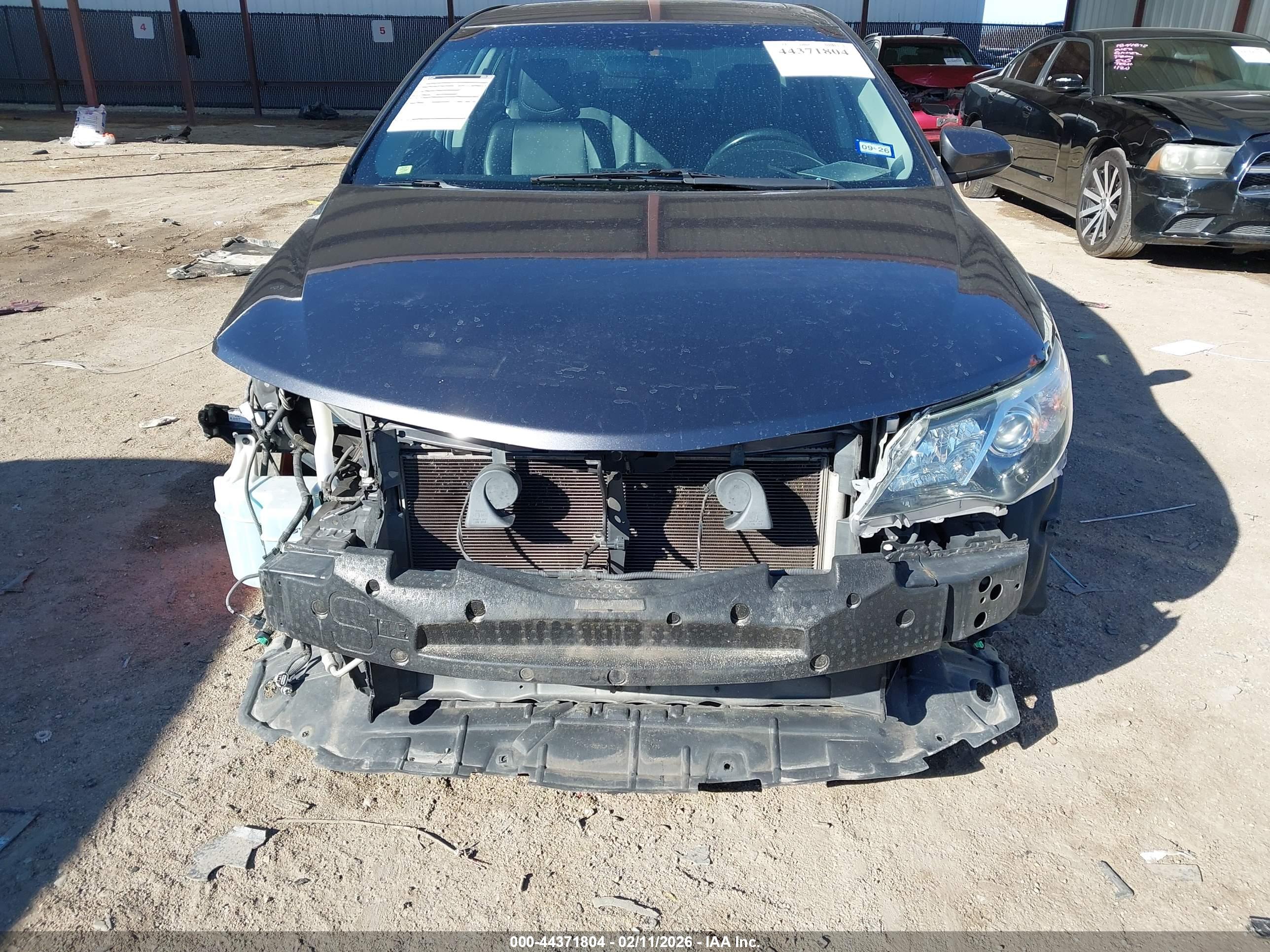 TOYOTA CAMRY image 6