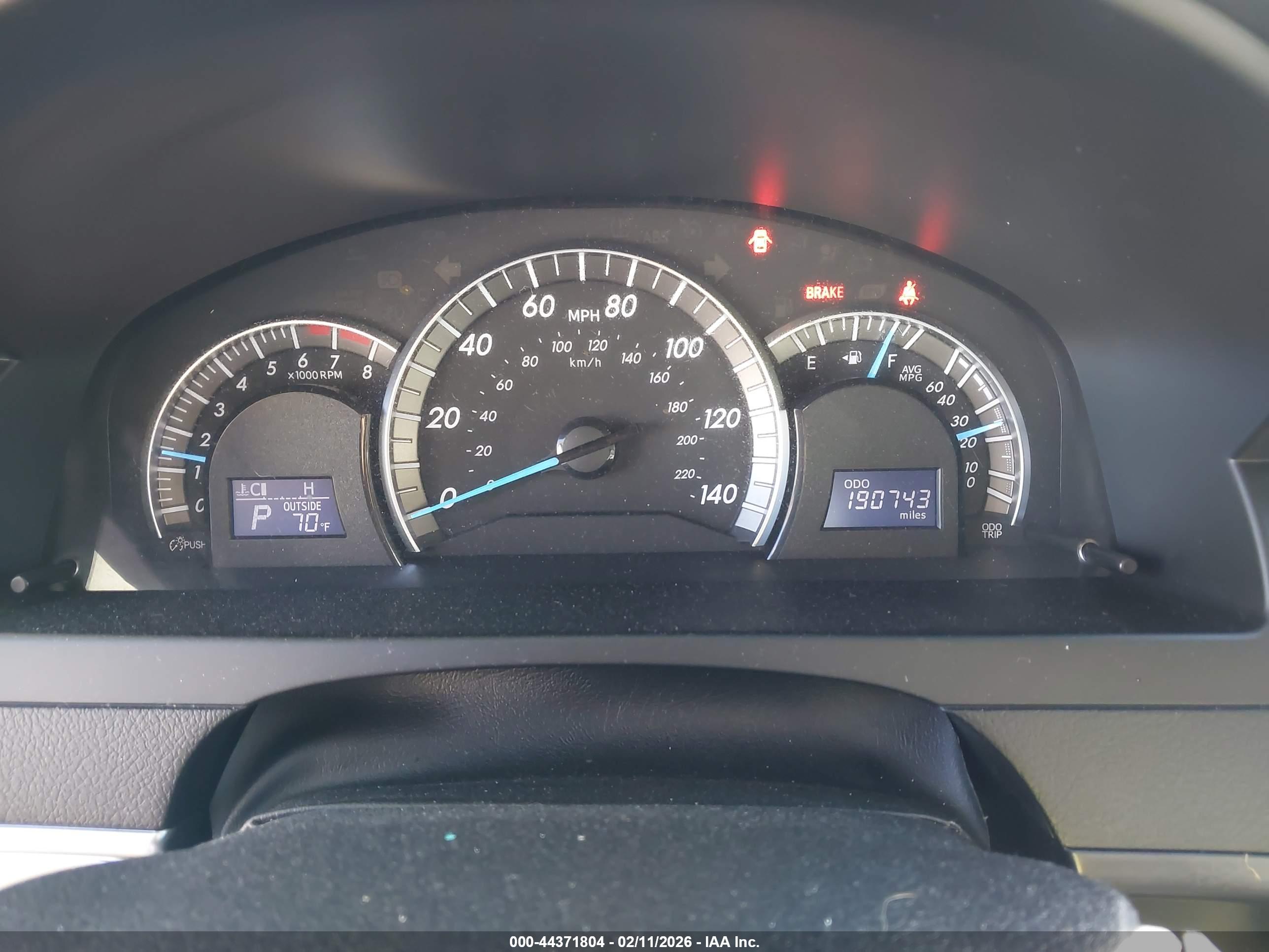 TOYOTA CAMRY image 7