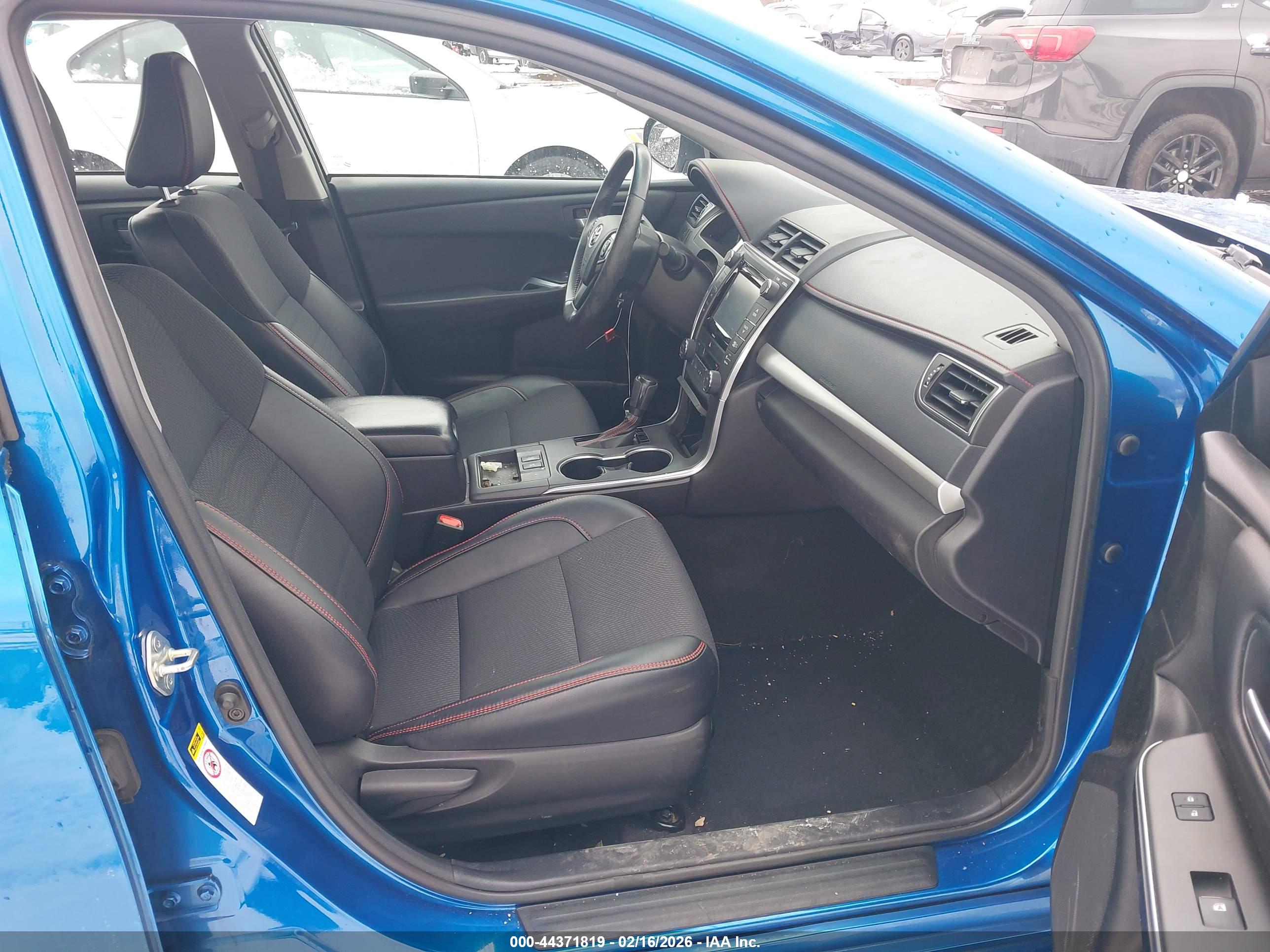 TOYOTA CAMRY image 5