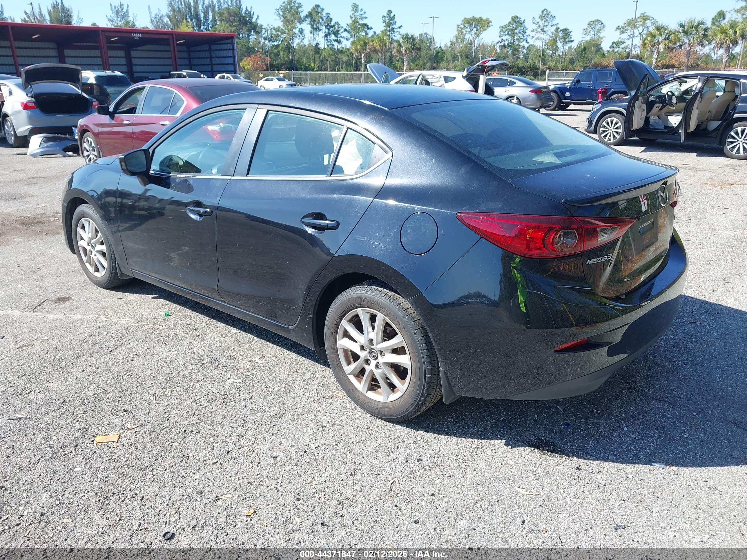 MAZDA MAZDA3 image 3