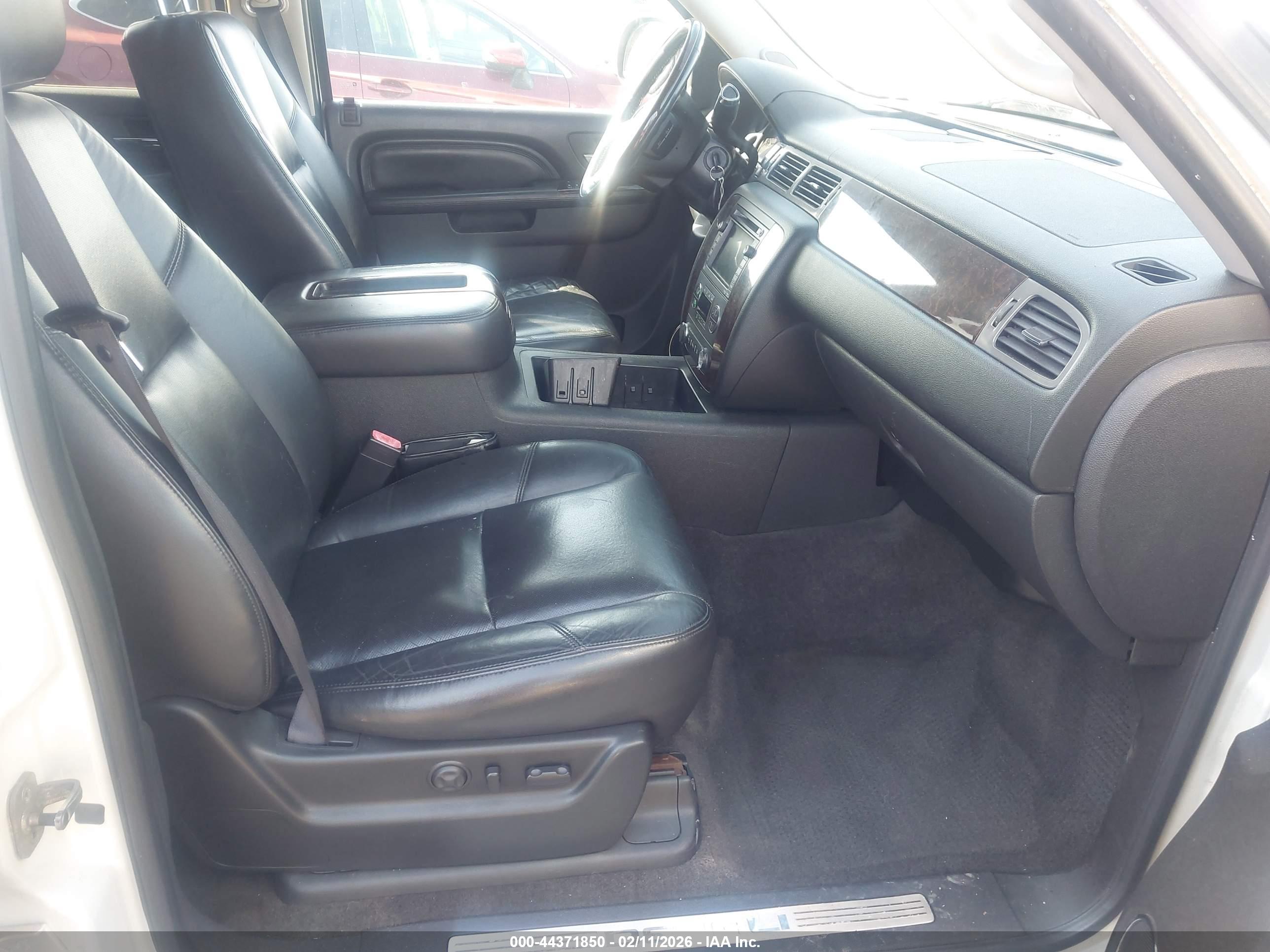 GMC YUKON image 5