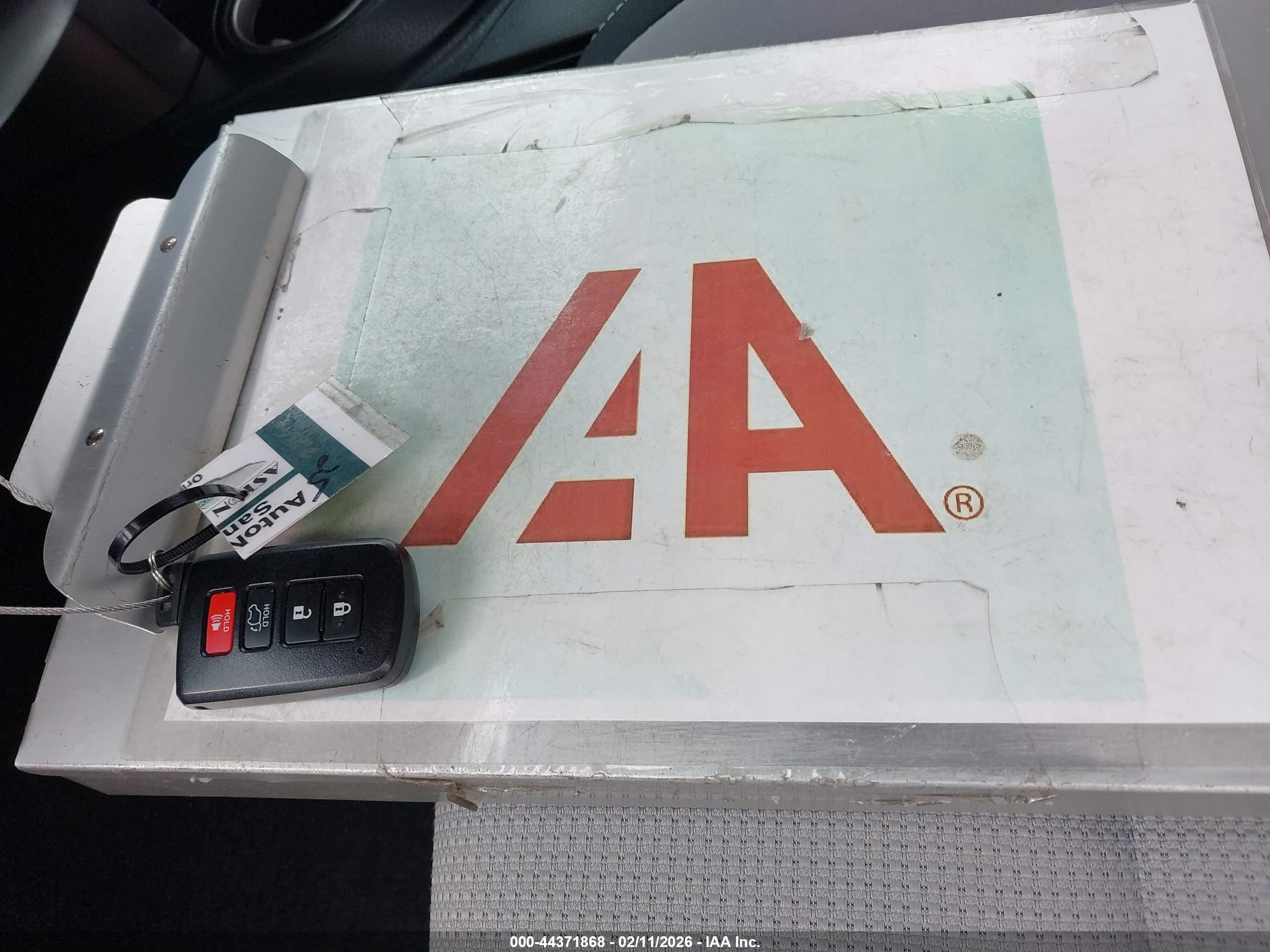 TOYOTA RAV4 image 11