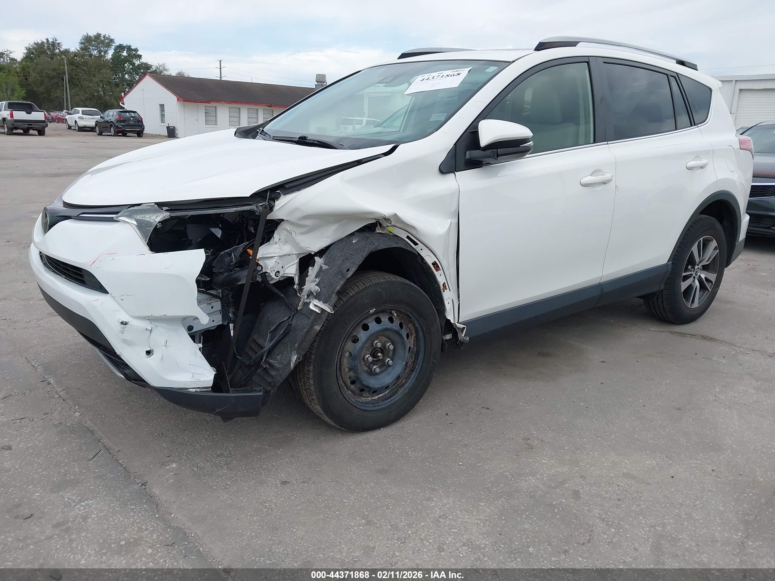 TOYOTA RAV4 image 2
