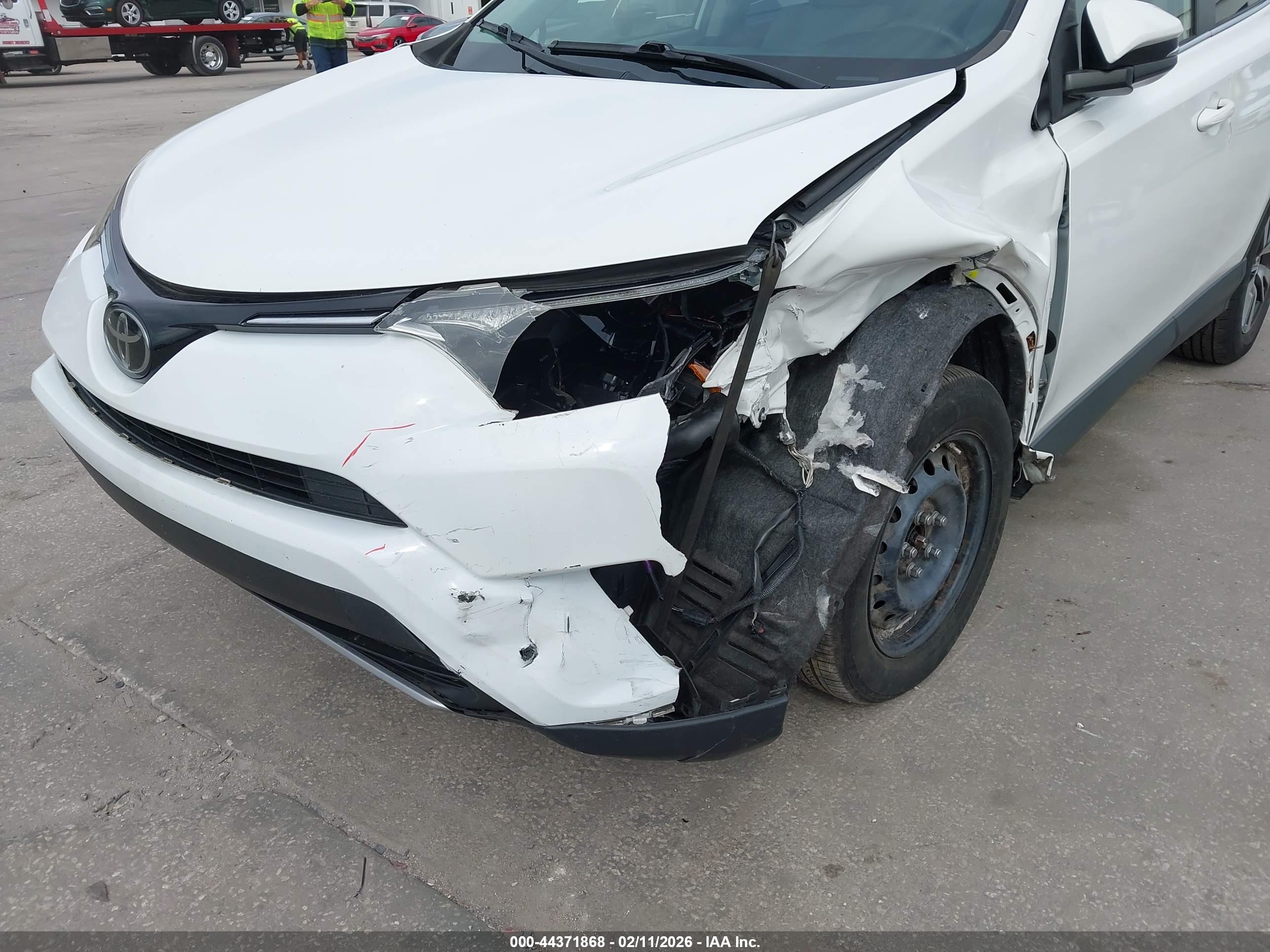 TOYOTA RAV4 image 6