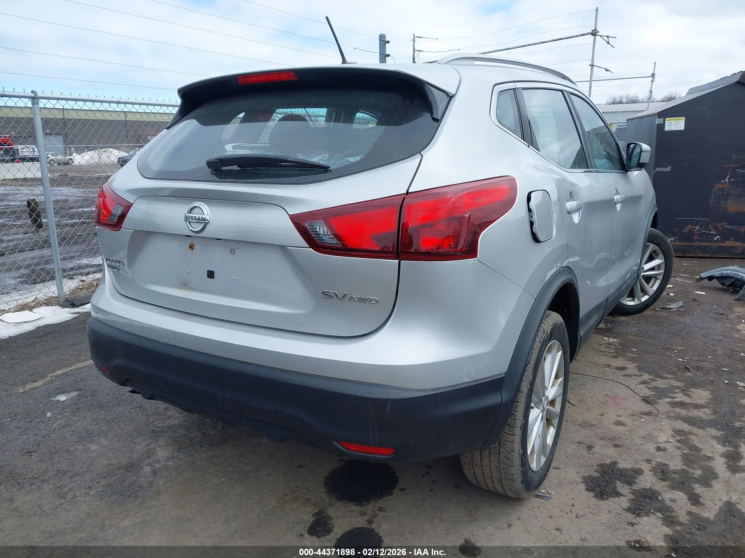 NISSAN ROGUE image 4