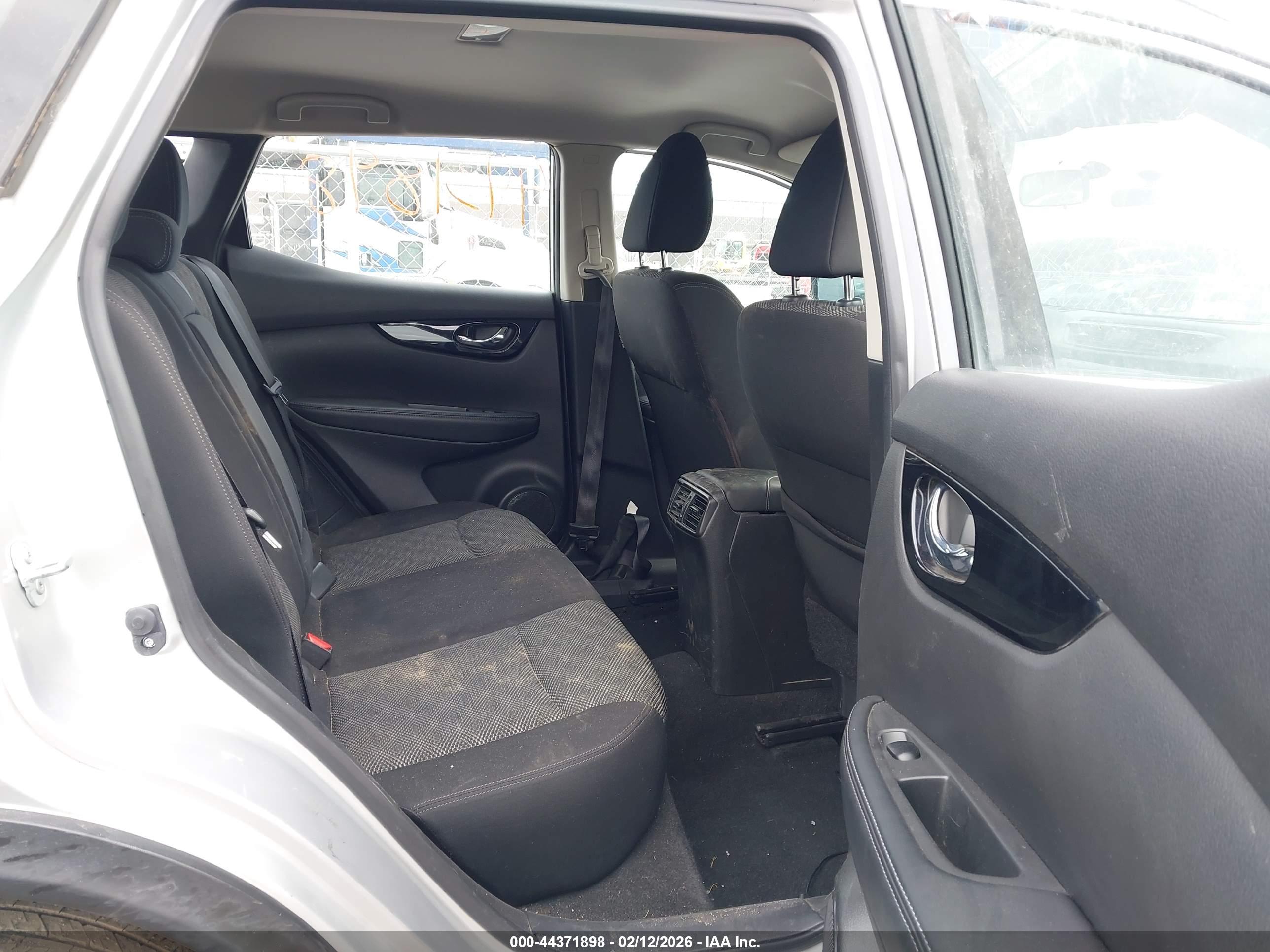 NISSAN ROGUE image 8