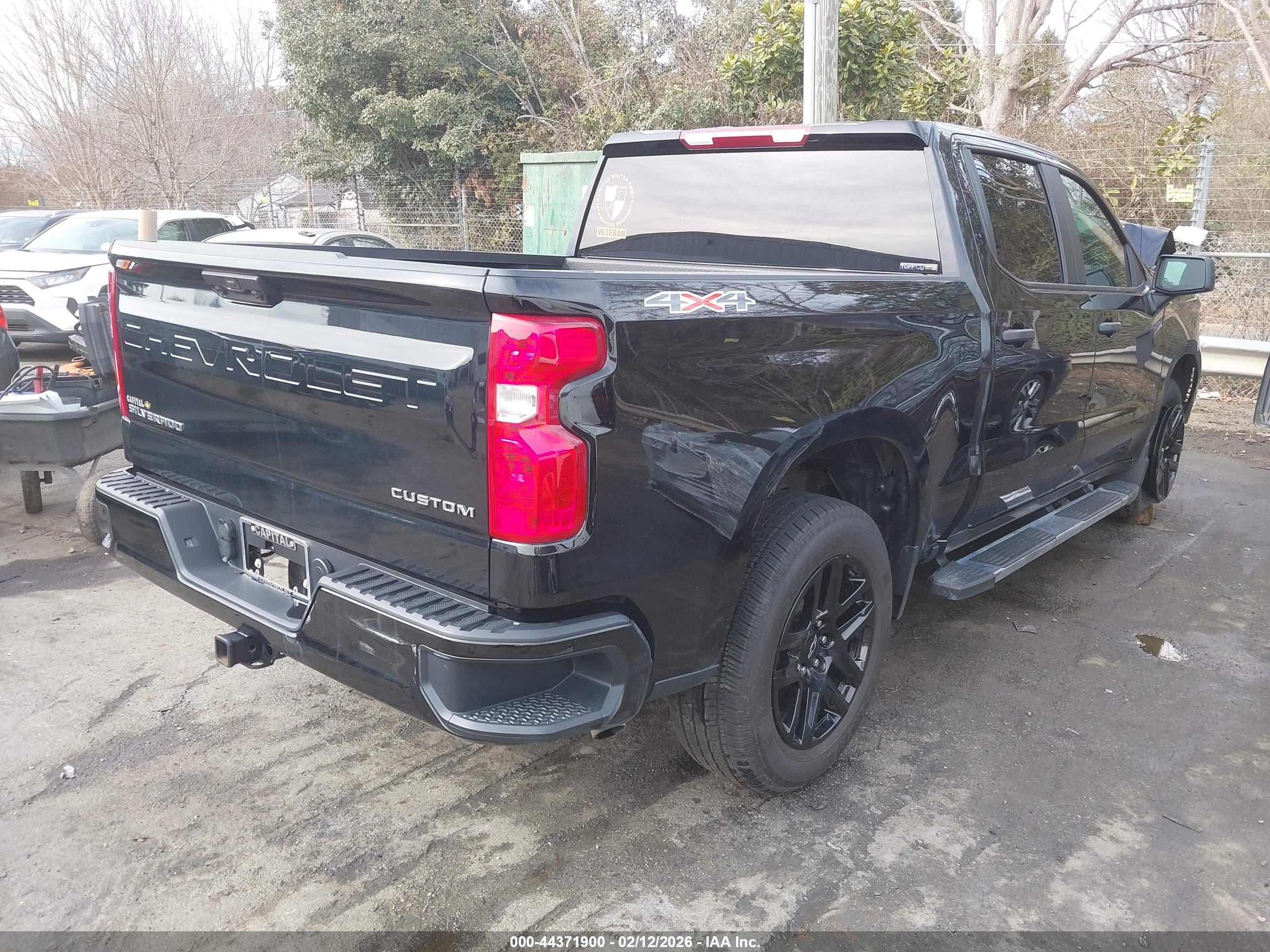 CHEVROLET SILVERADO image 4