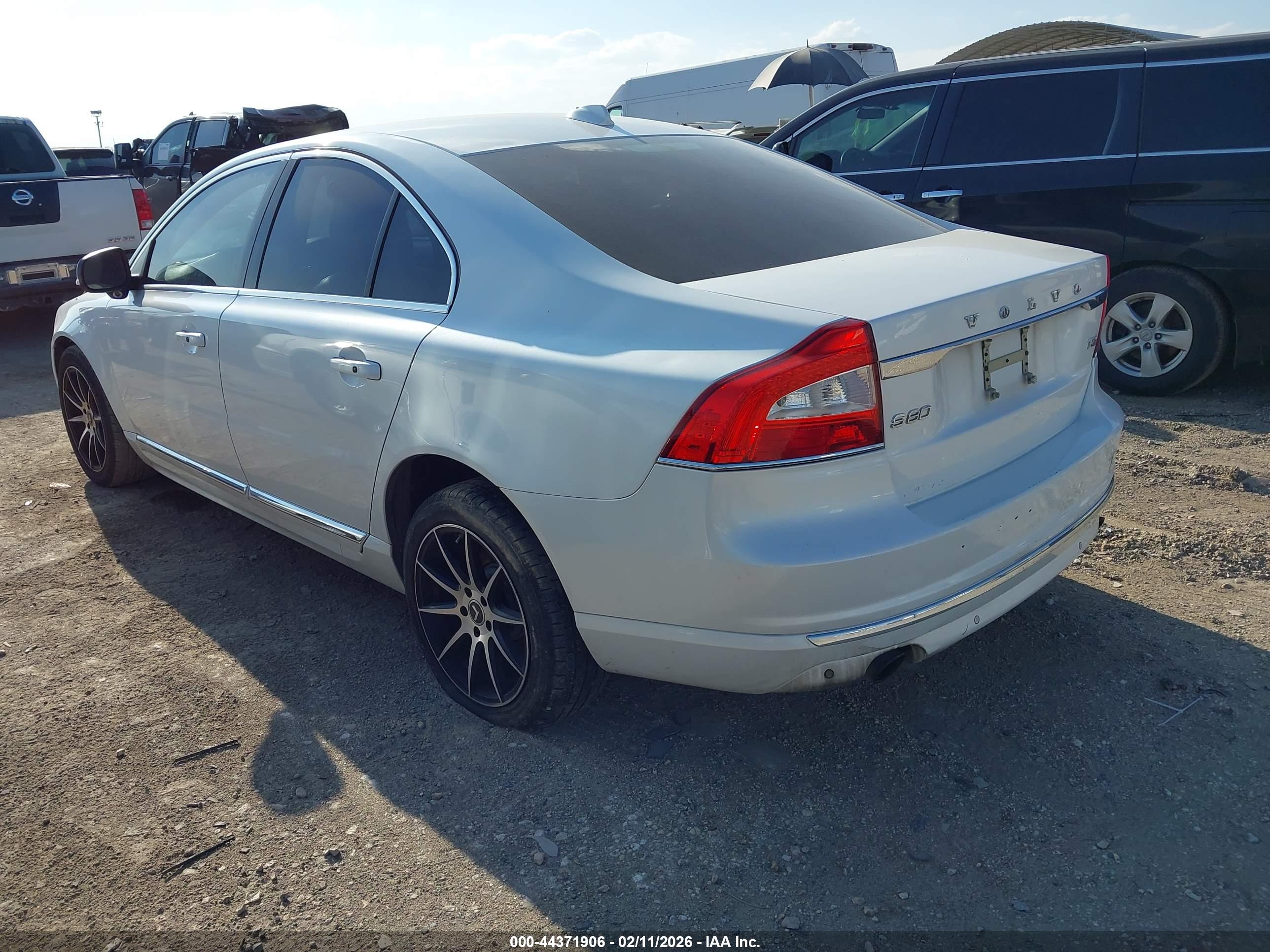 VOLVO S80 image 3