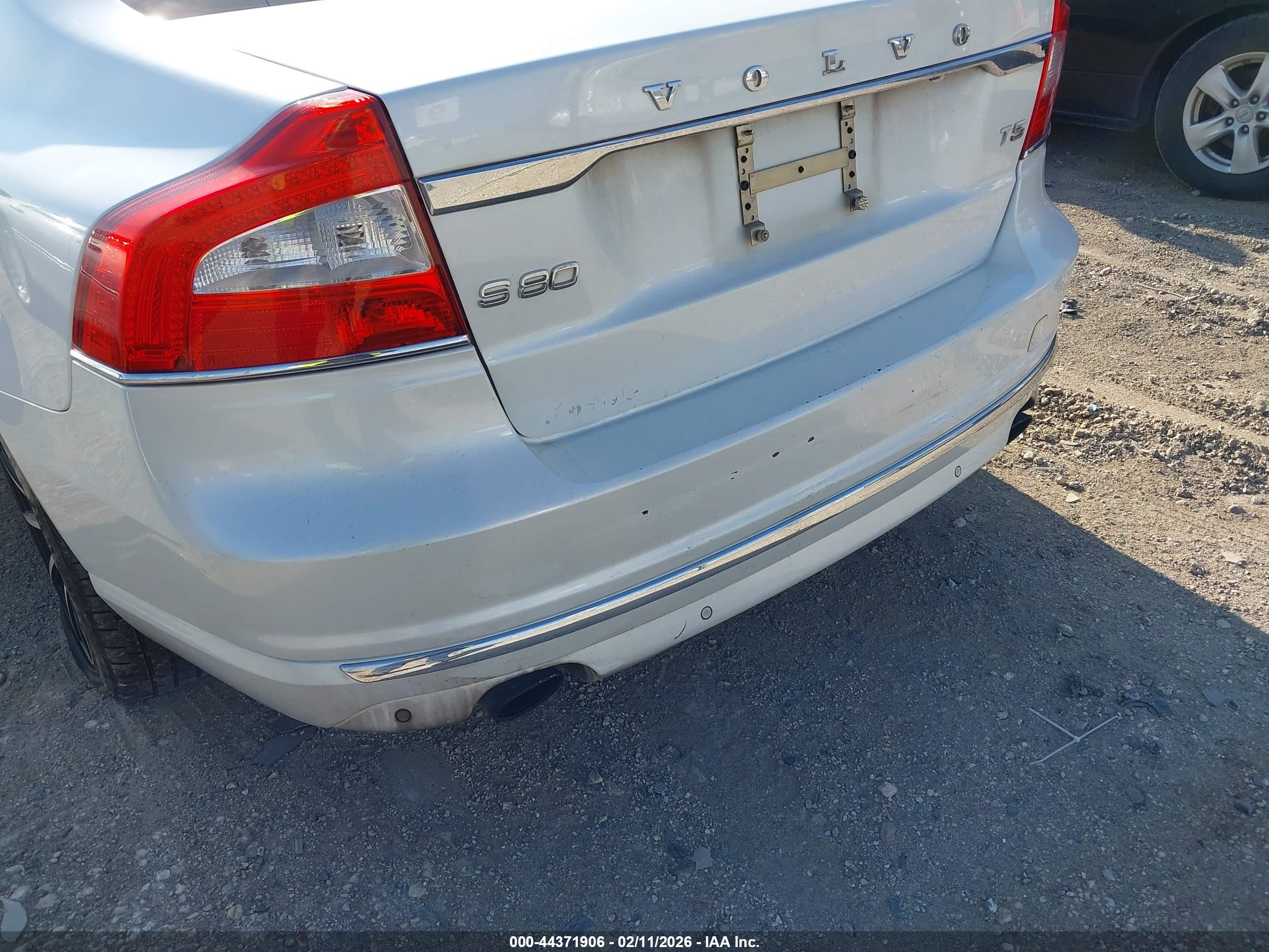 VOLVO S80 image 6