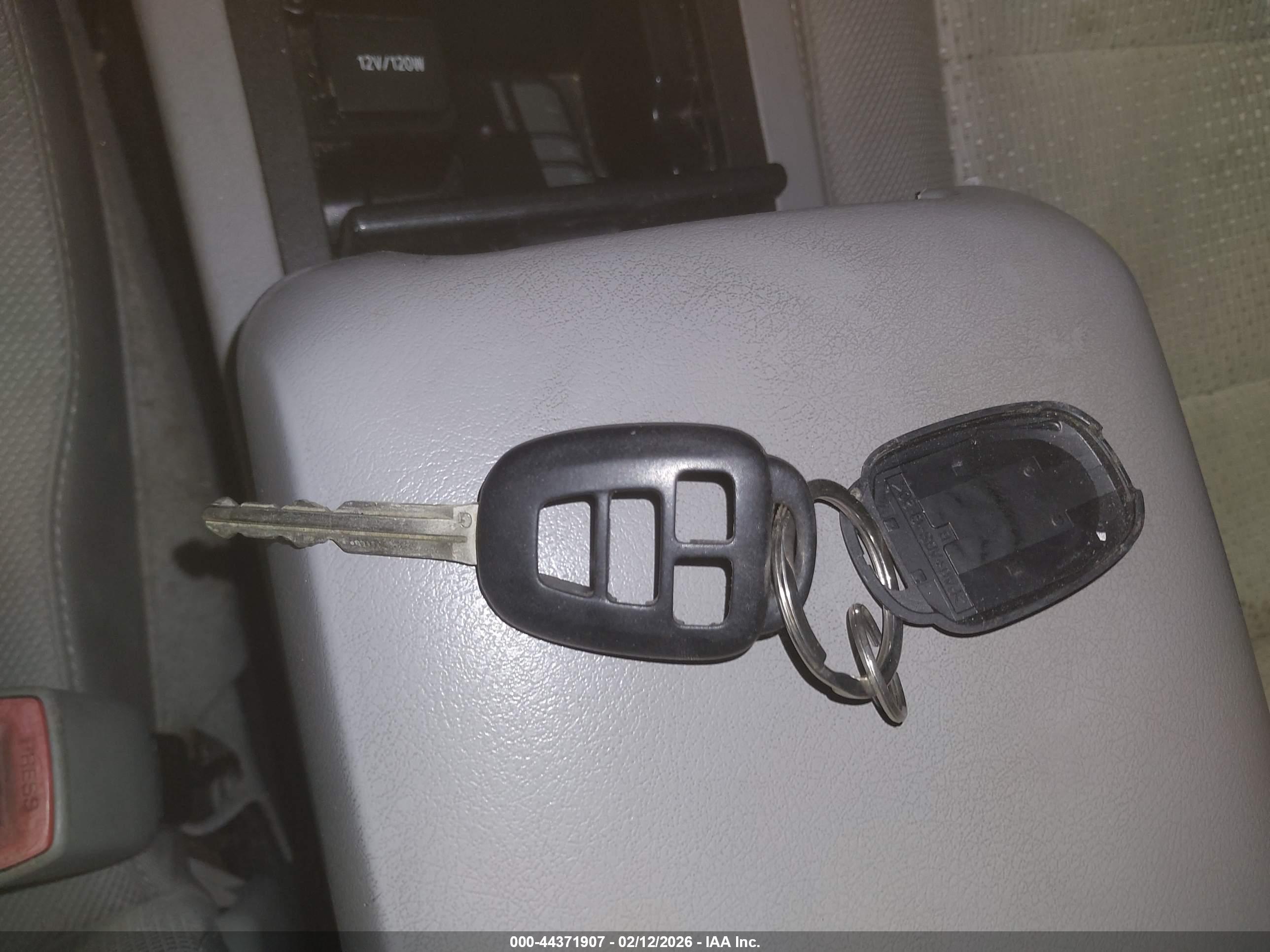 TOYOTA CAMRY image 11