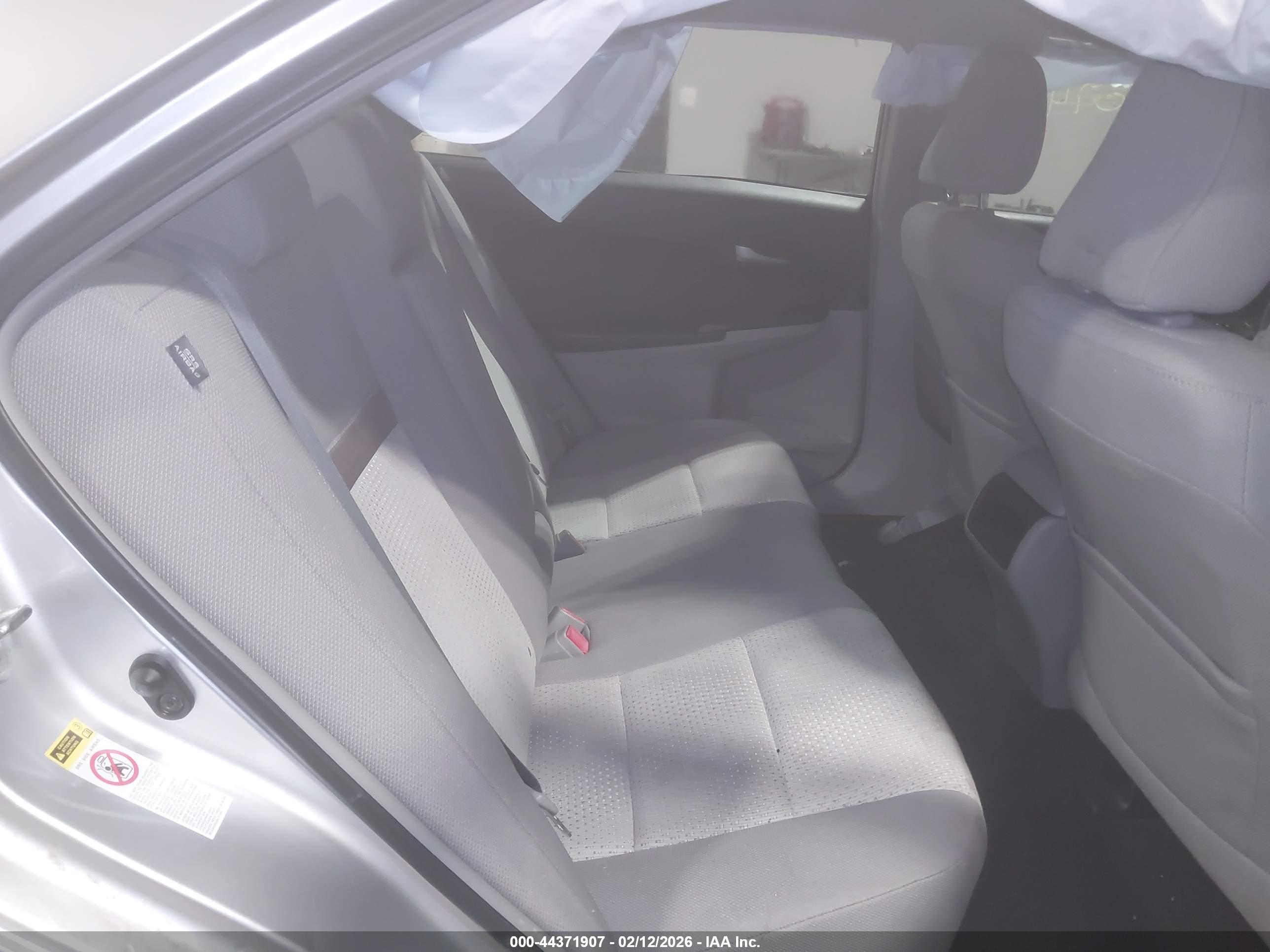 TOYOTA CAMRY image 8