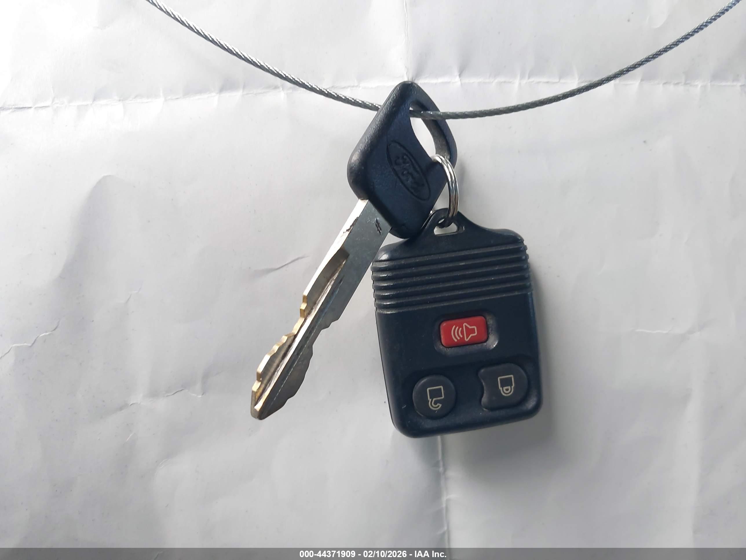 FORD E-150 image 11