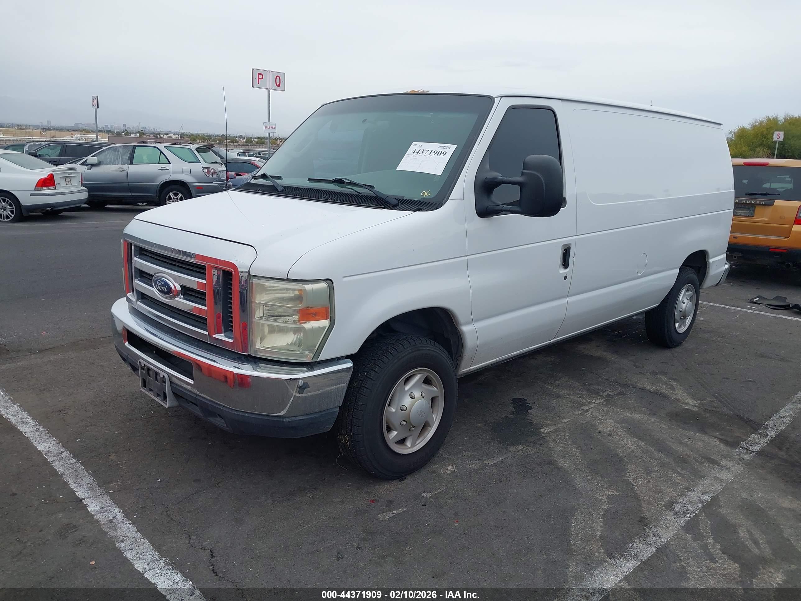 FORD E-150 image 2