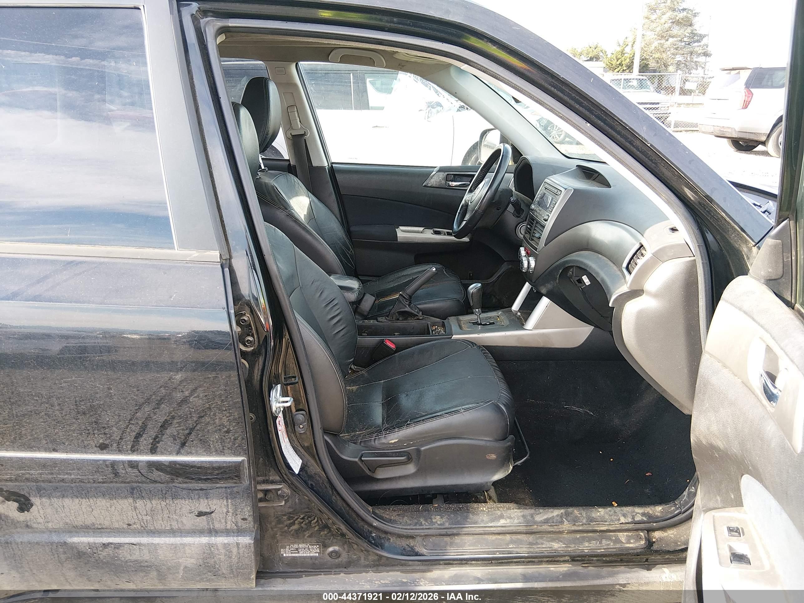 SUBARU FORESTER image 5